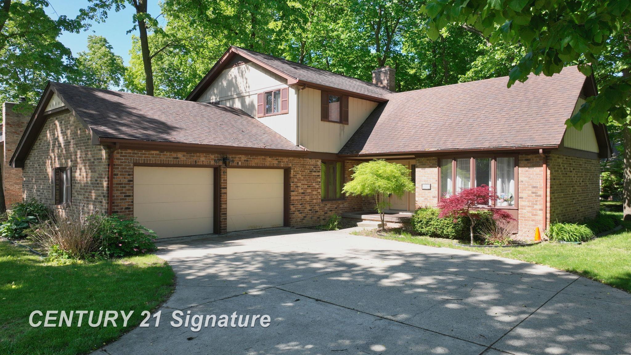 2765 Clairmount