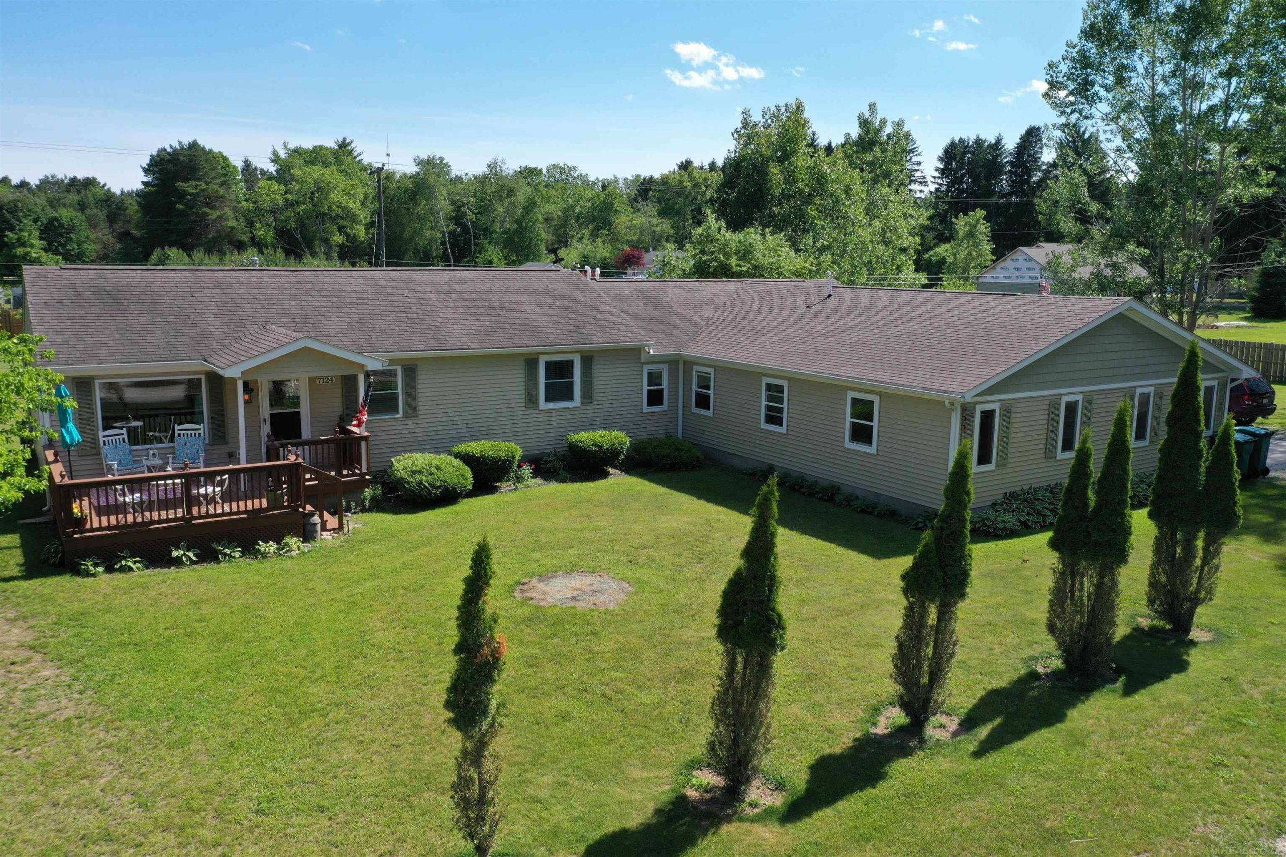 7124 Baker RD