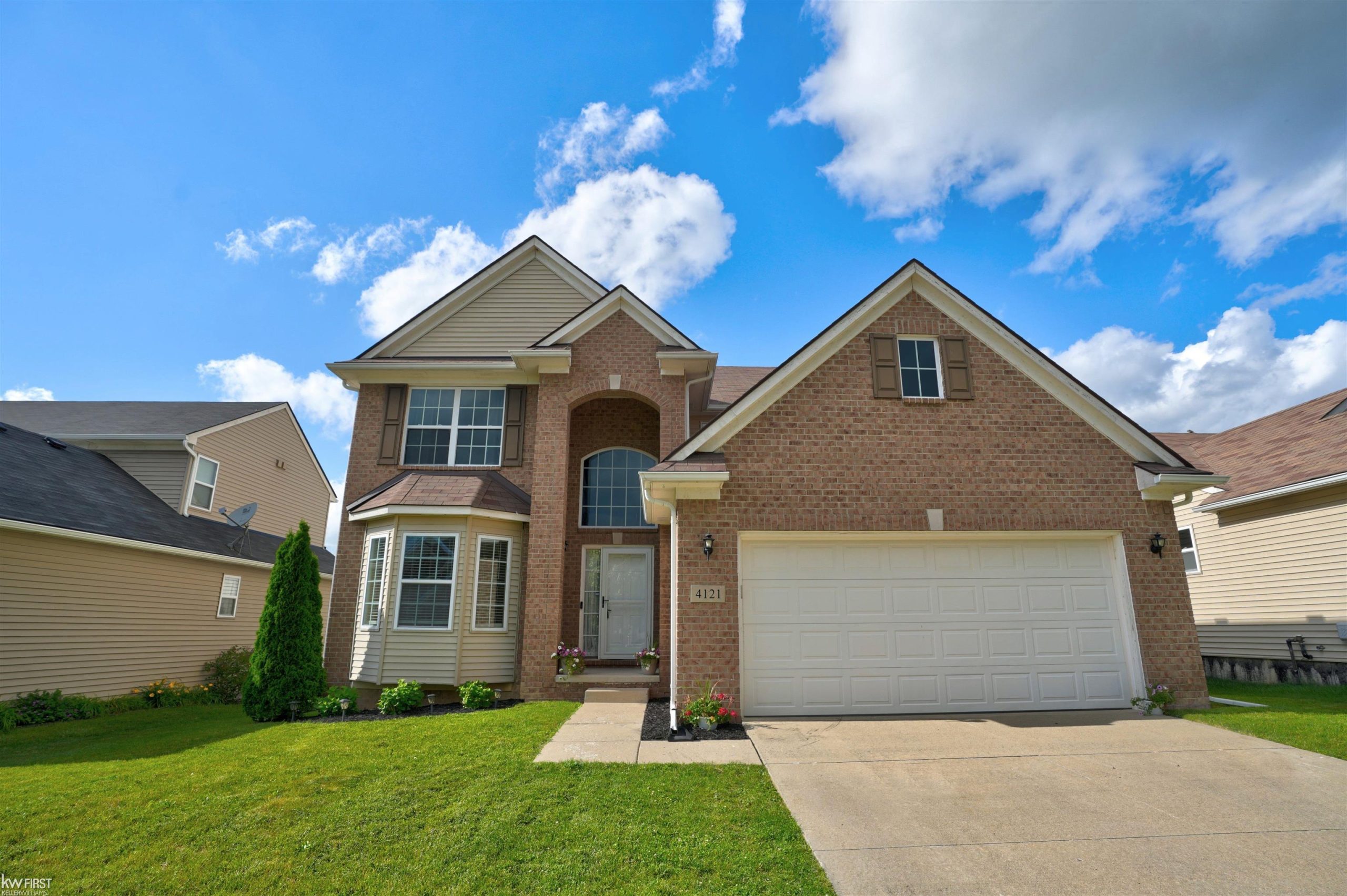 4121 Ash Tree LN