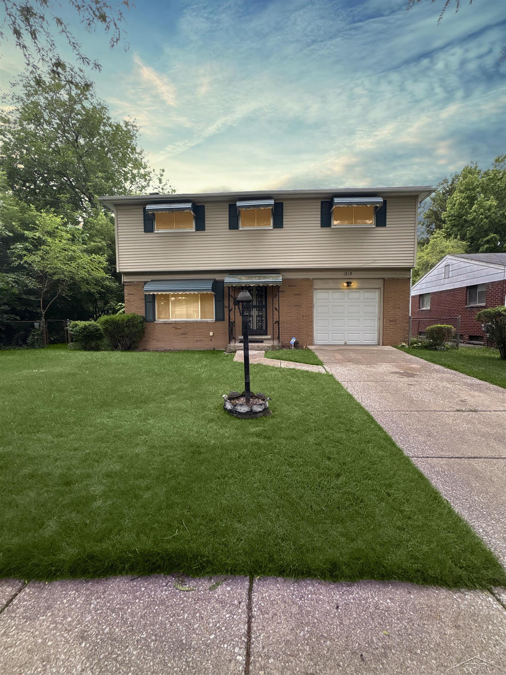 1315 Dillon ST