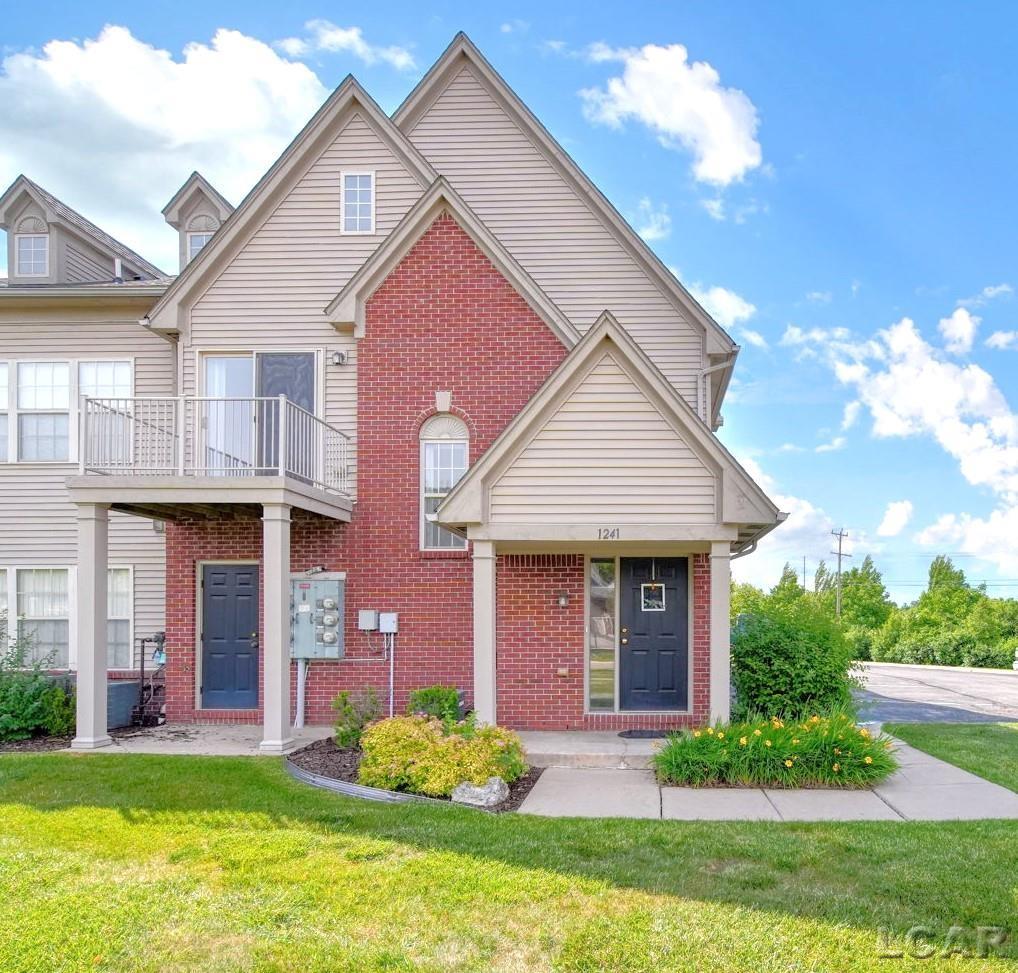 1241 Addington LN