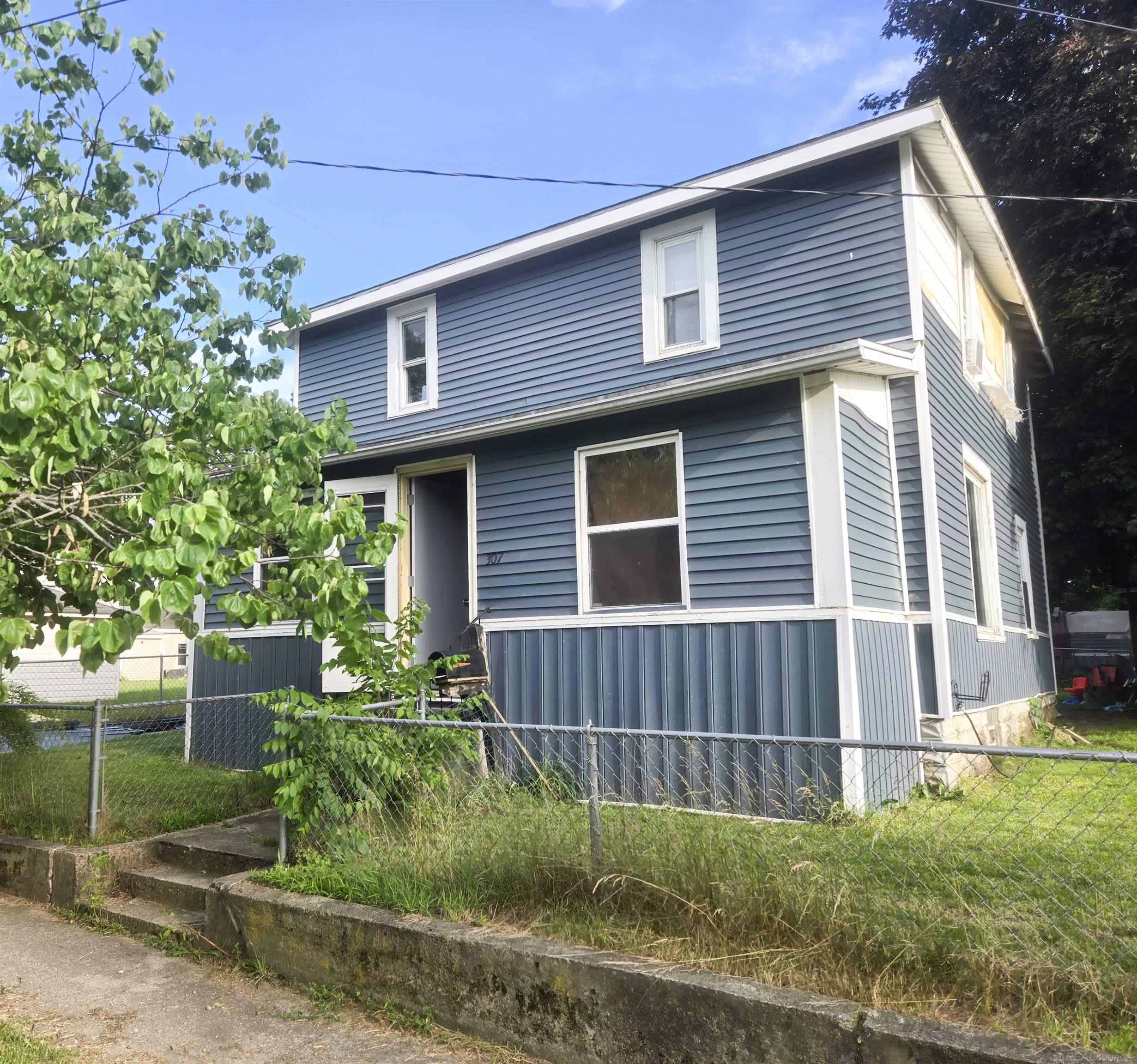 307 Michigan ST