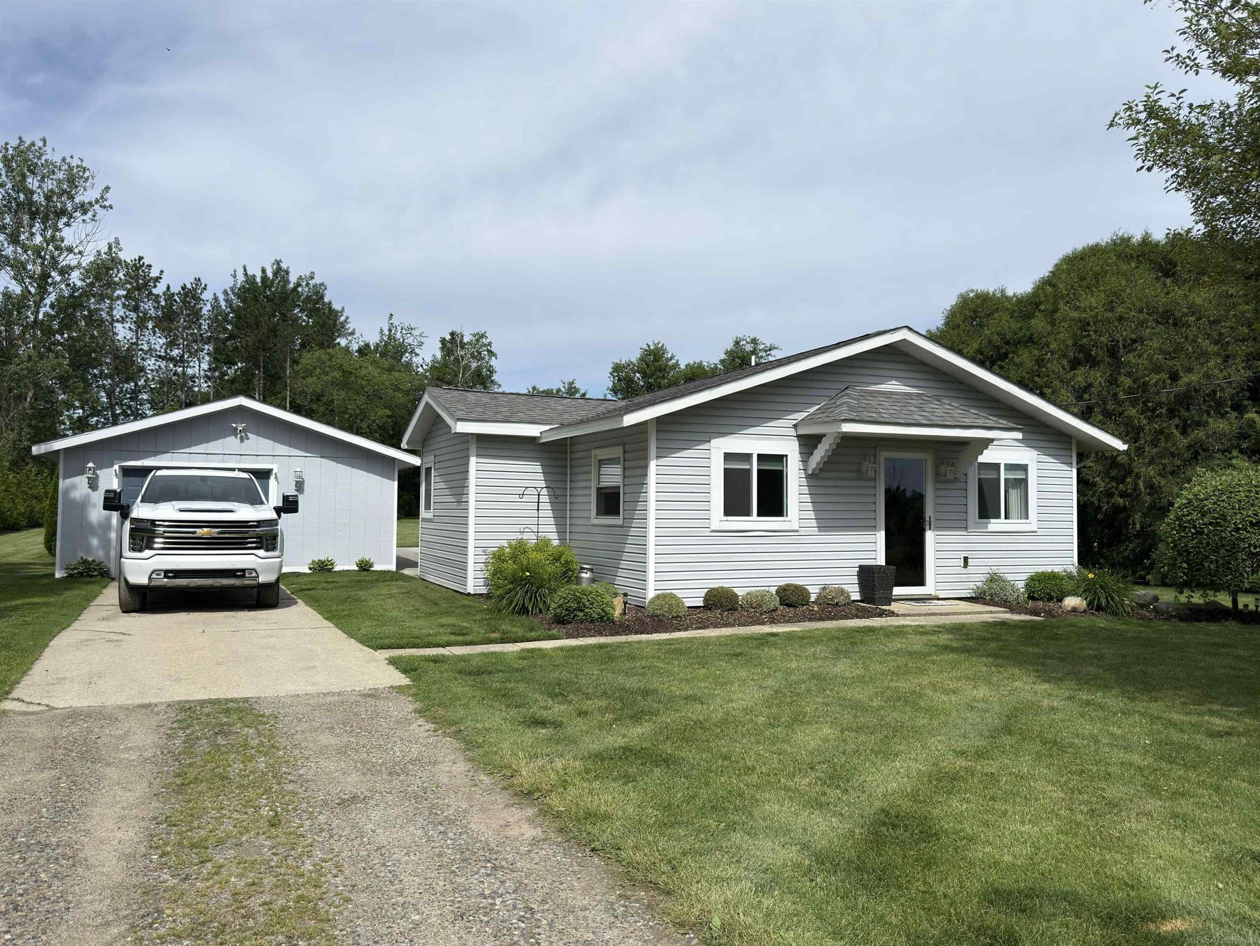 230 S Greening RD