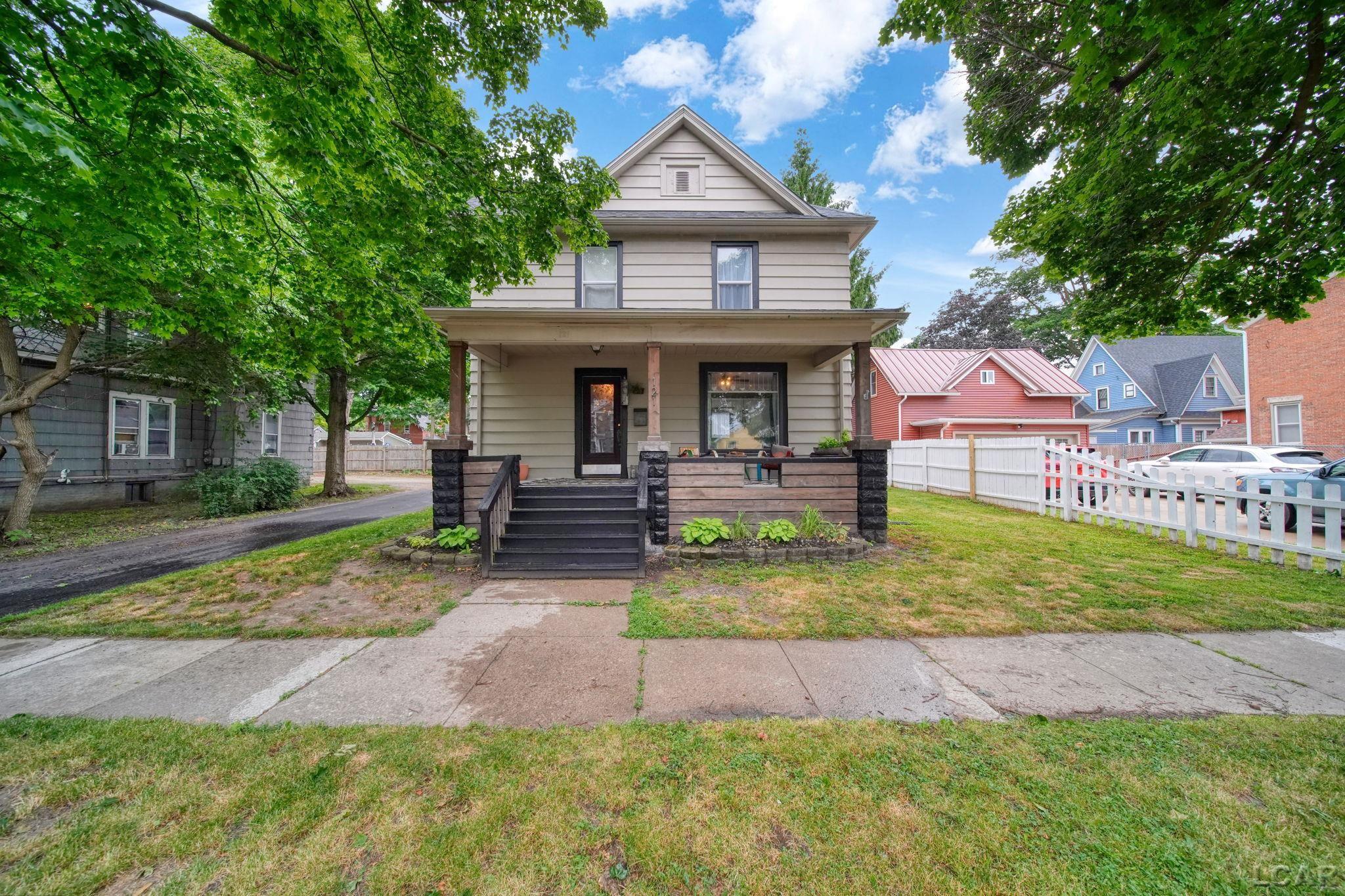 121 Dallas  ST