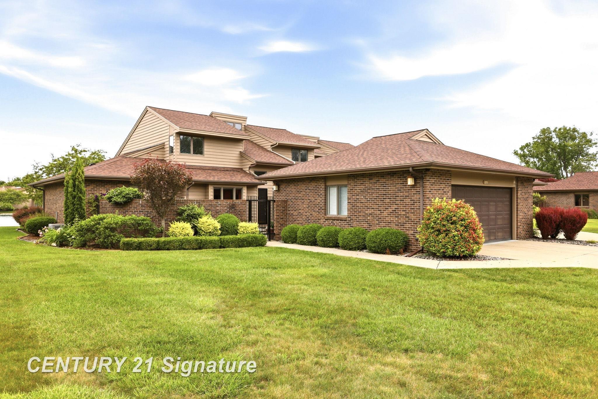 2715 Inverness DR