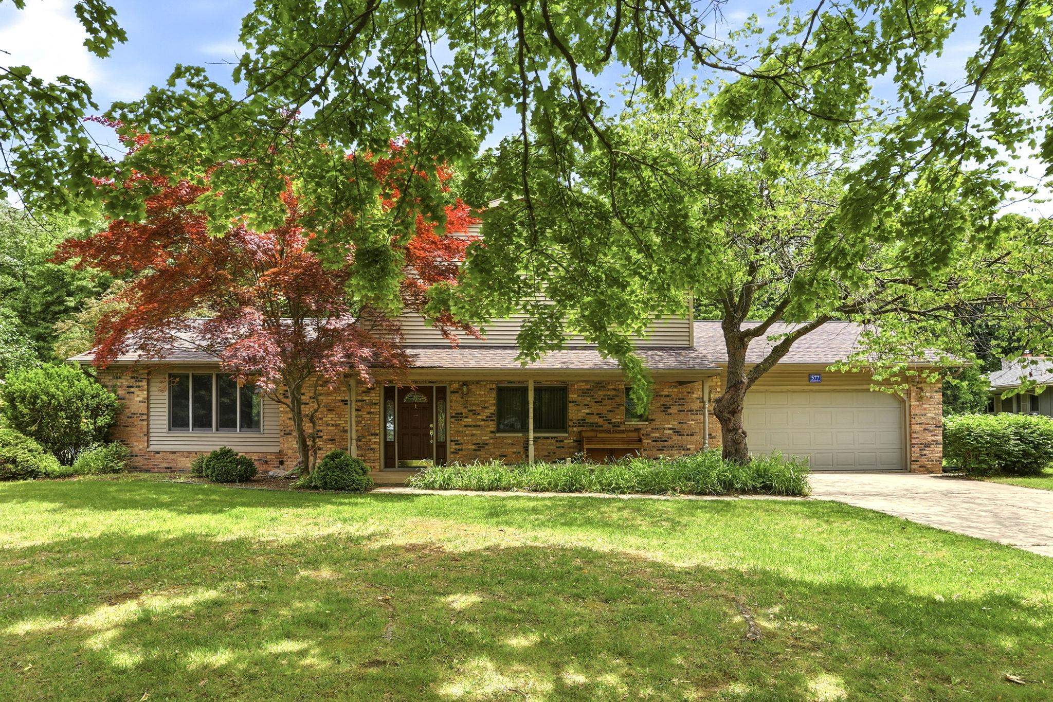 577 E Franconian DR