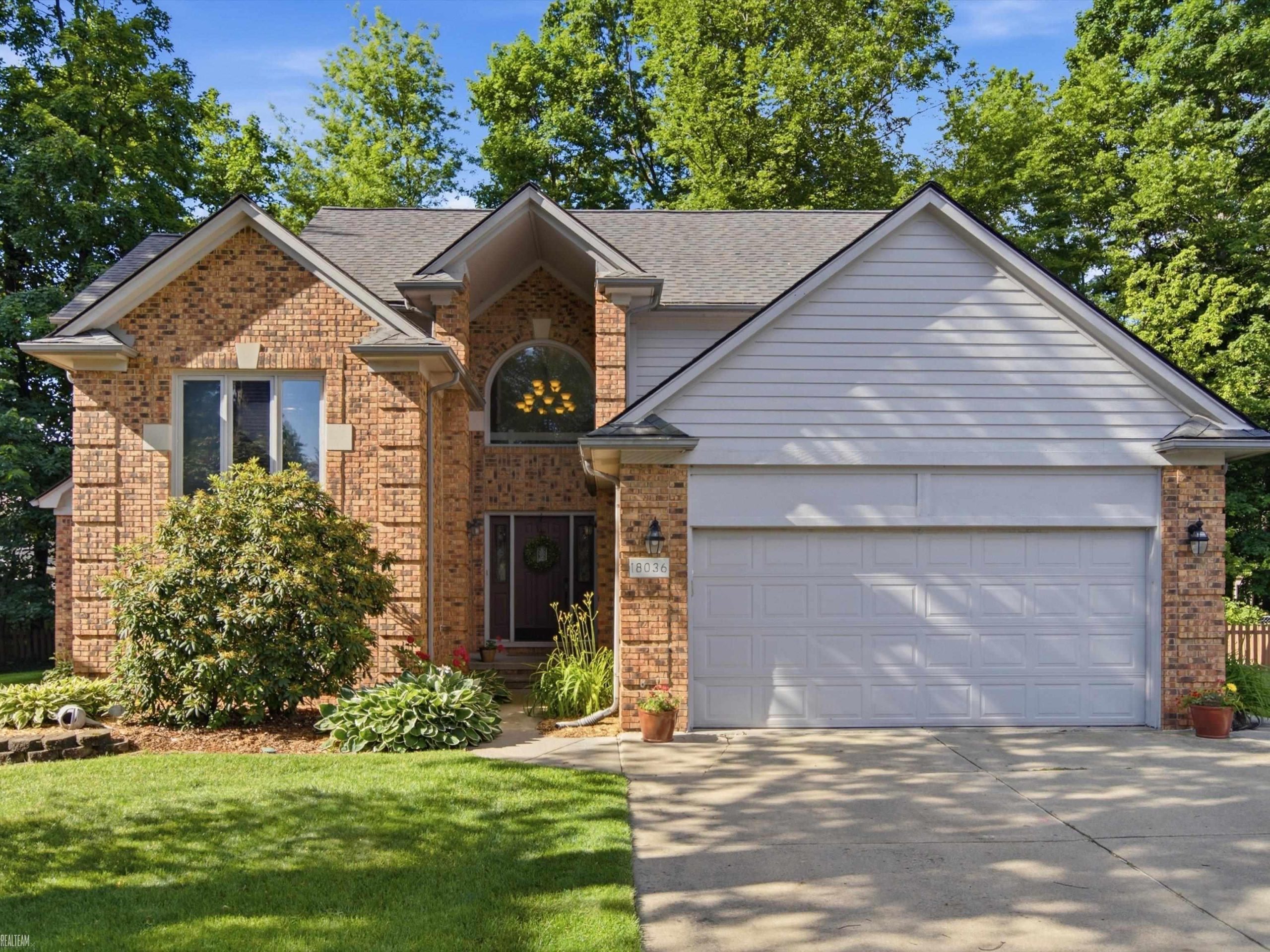 18036 N Lauren DR