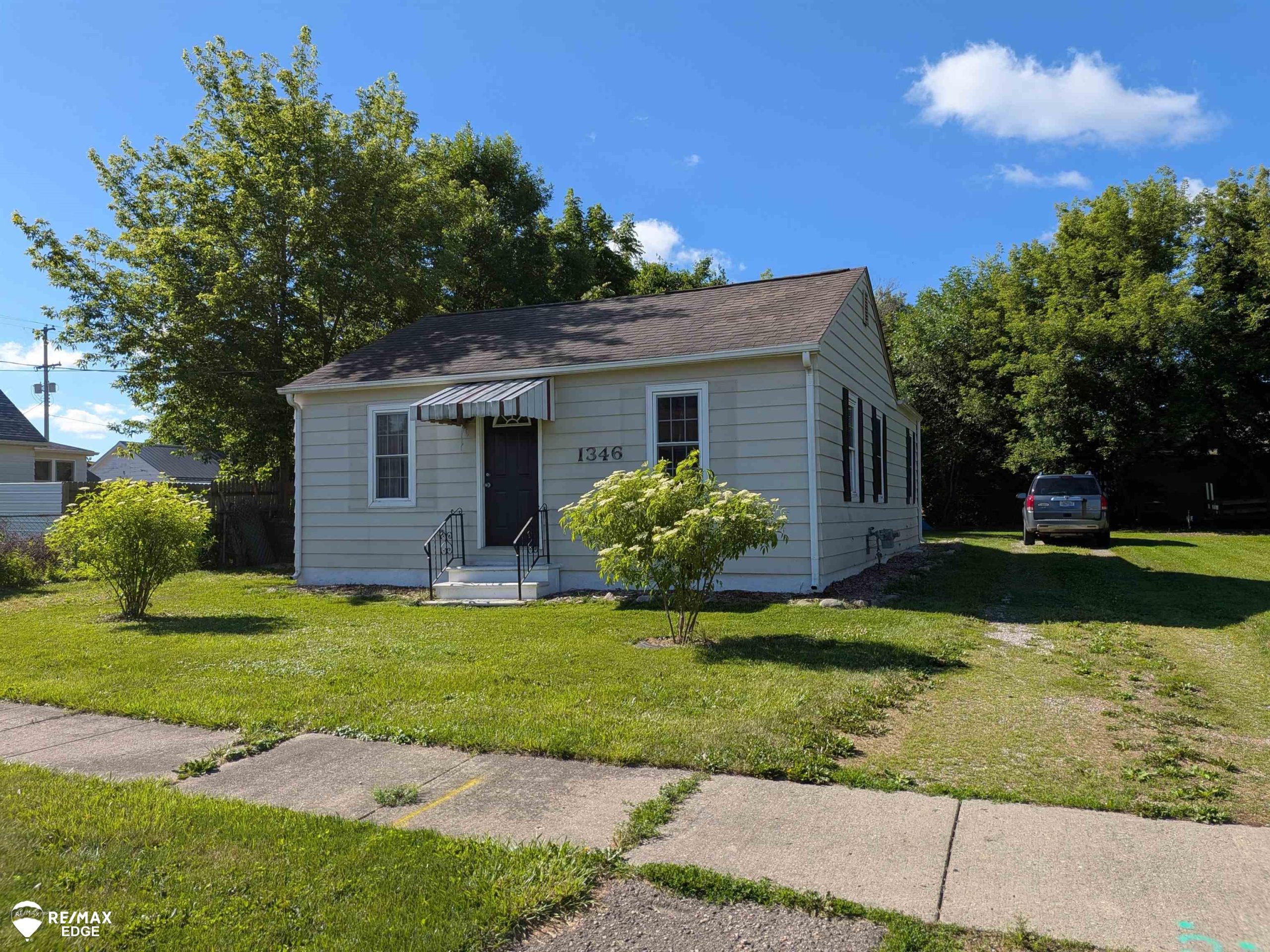 1346 Connell ST