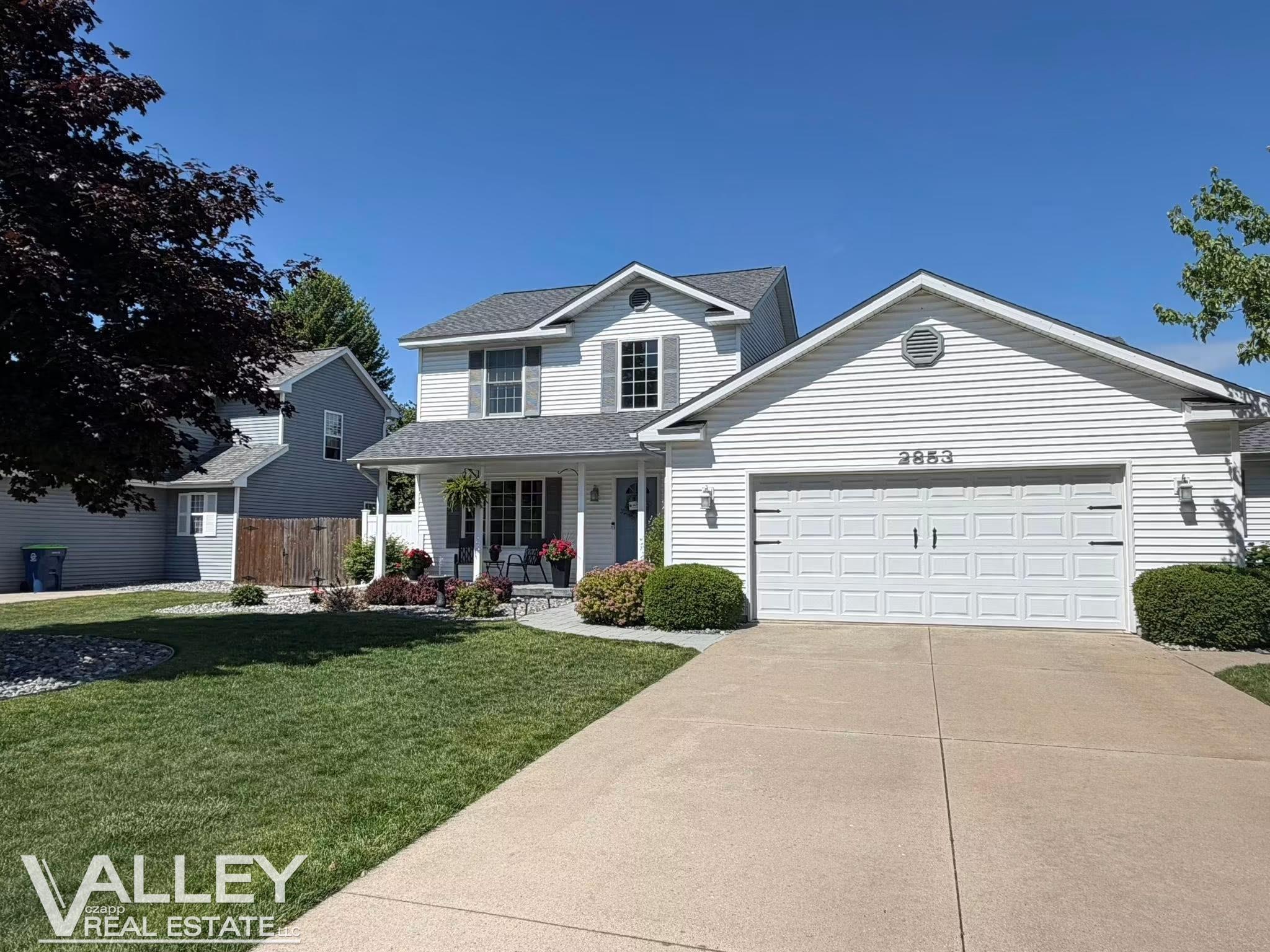 2853 Churchhill LN