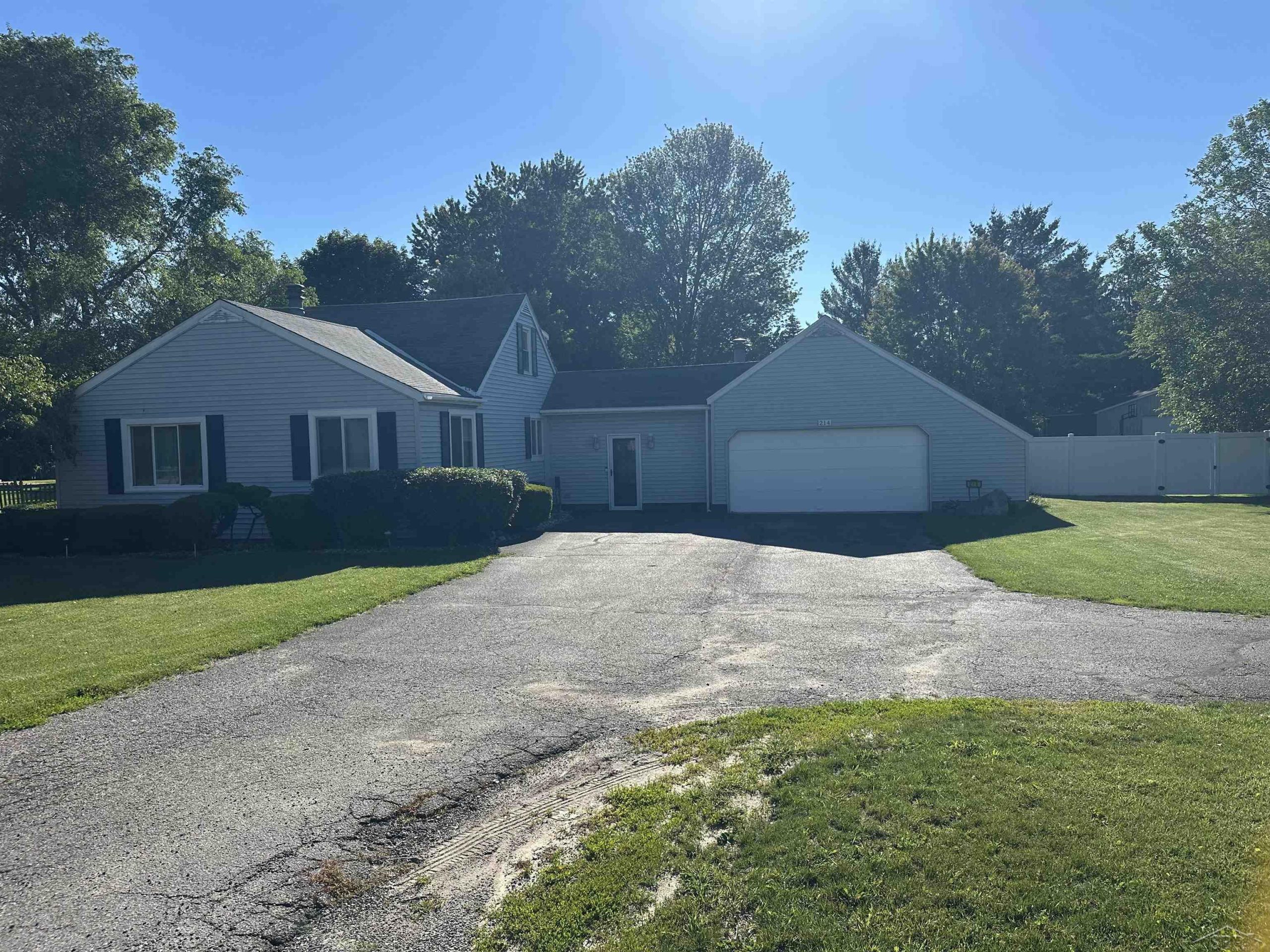 214 N Hemlock RD
