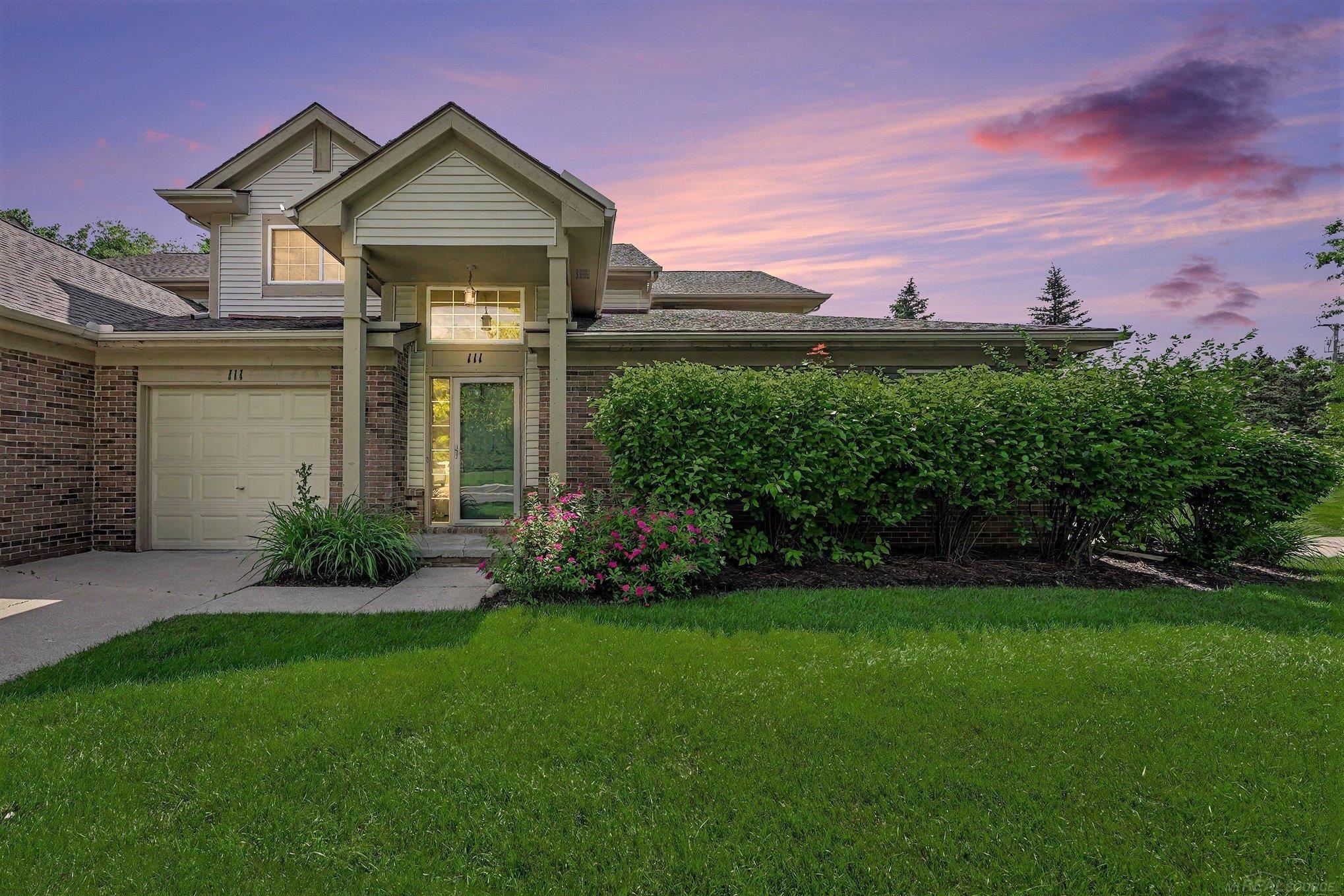 111 S Vista DR
