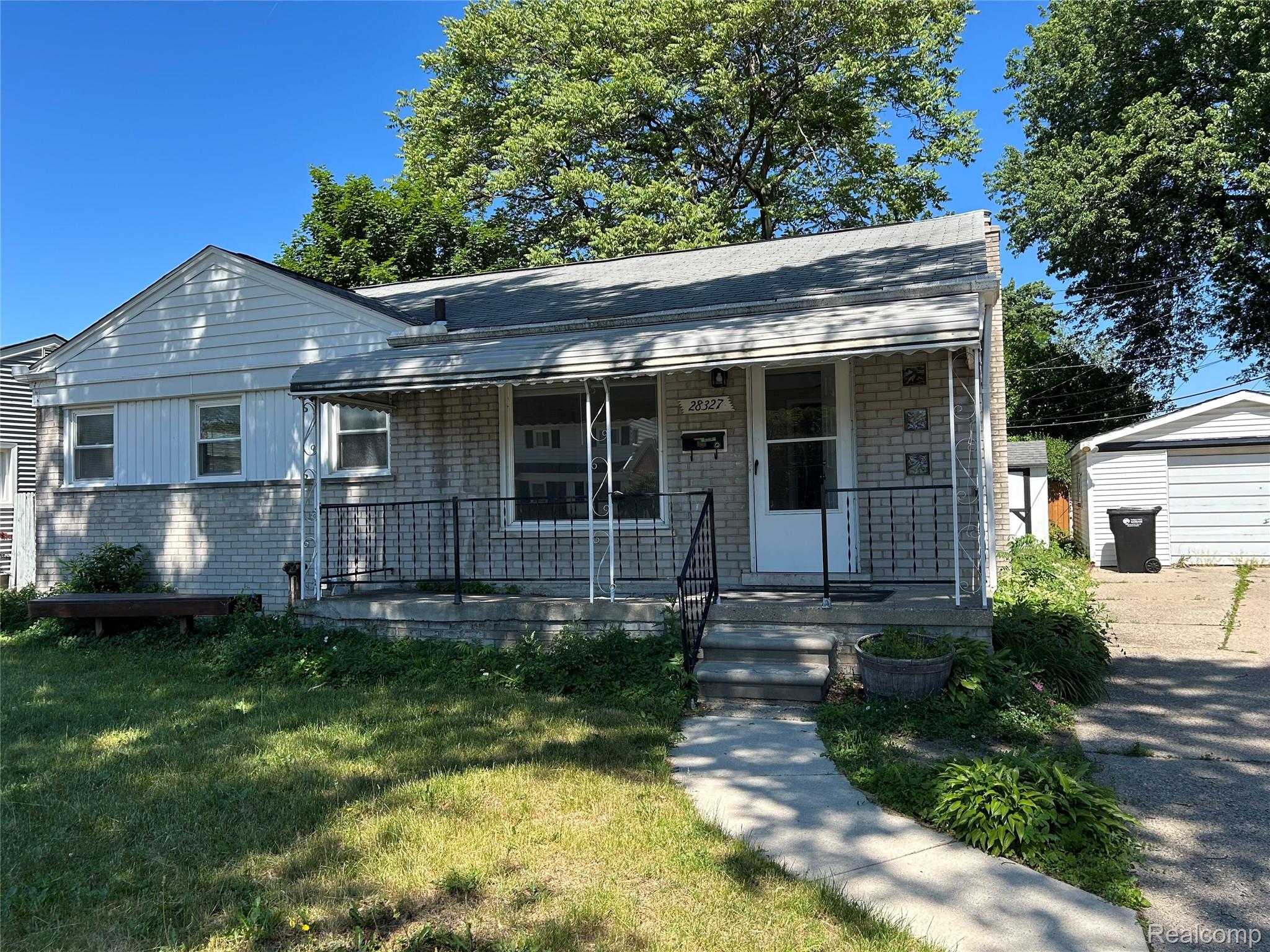 28327, Edward, Madison Heights, Michigan, 48071