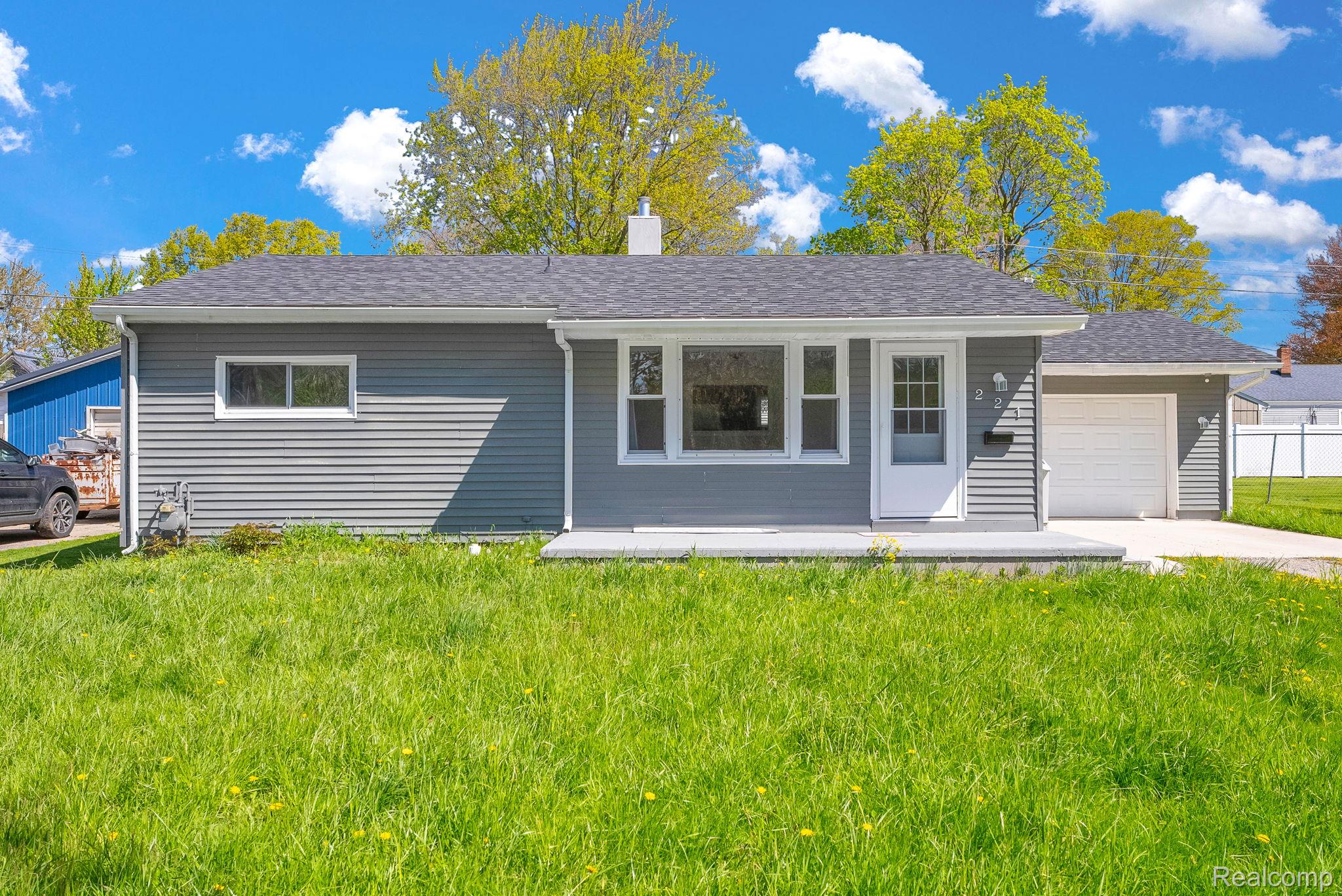 221, Guy, Yale, Michigan, 48097