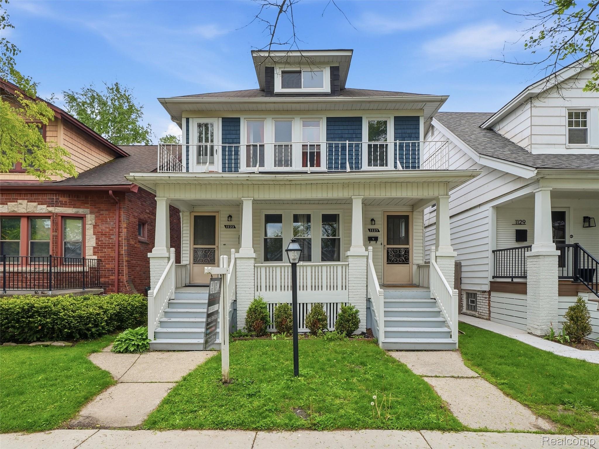 1123, Wayburn, Grosse Pointe, Michigan, 48230