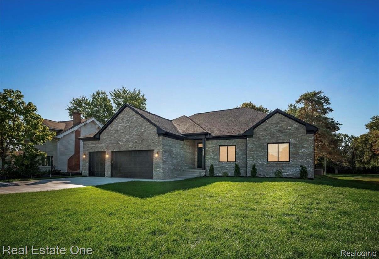 5636, Paris, Sterling Heights, Michigan, 48310