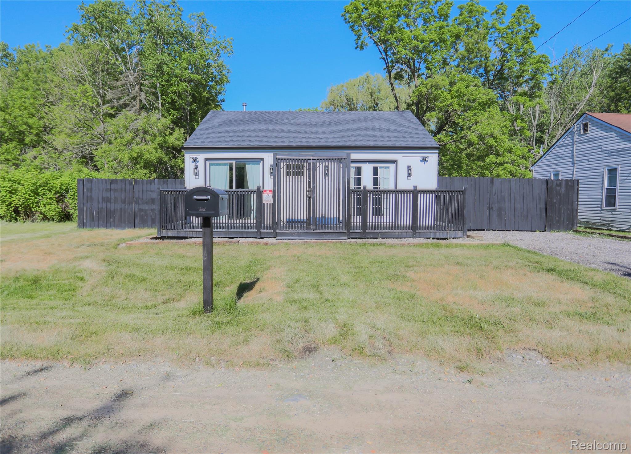 3076, Clarice, Burton, Michigan, 48529
