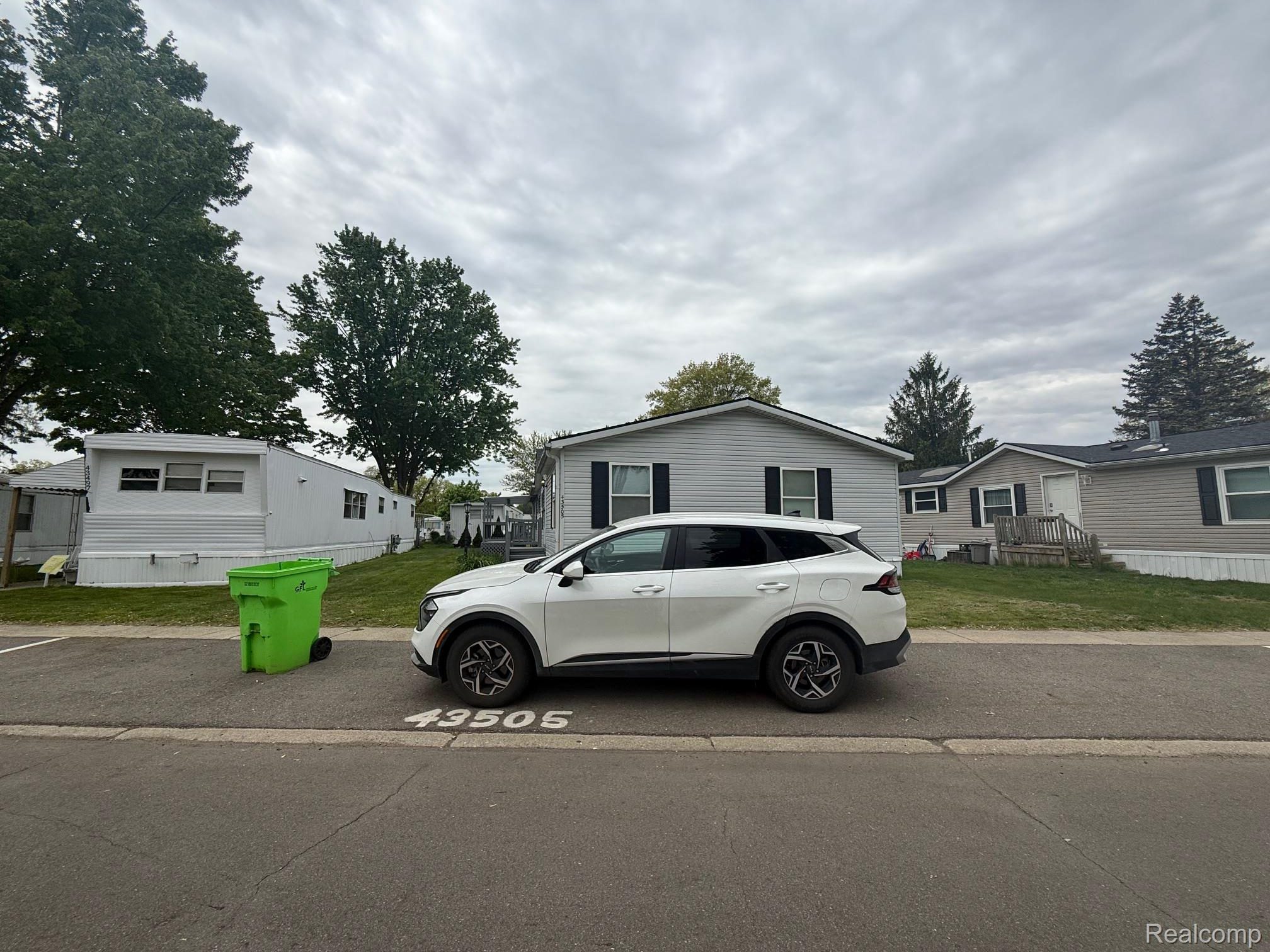 43505, Charlemagne, Sterling Heights, Michigan, 48314