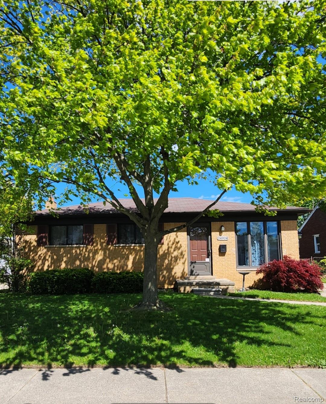 24904, Rosalind Avenue, Eastpointe, Michigan, 48021