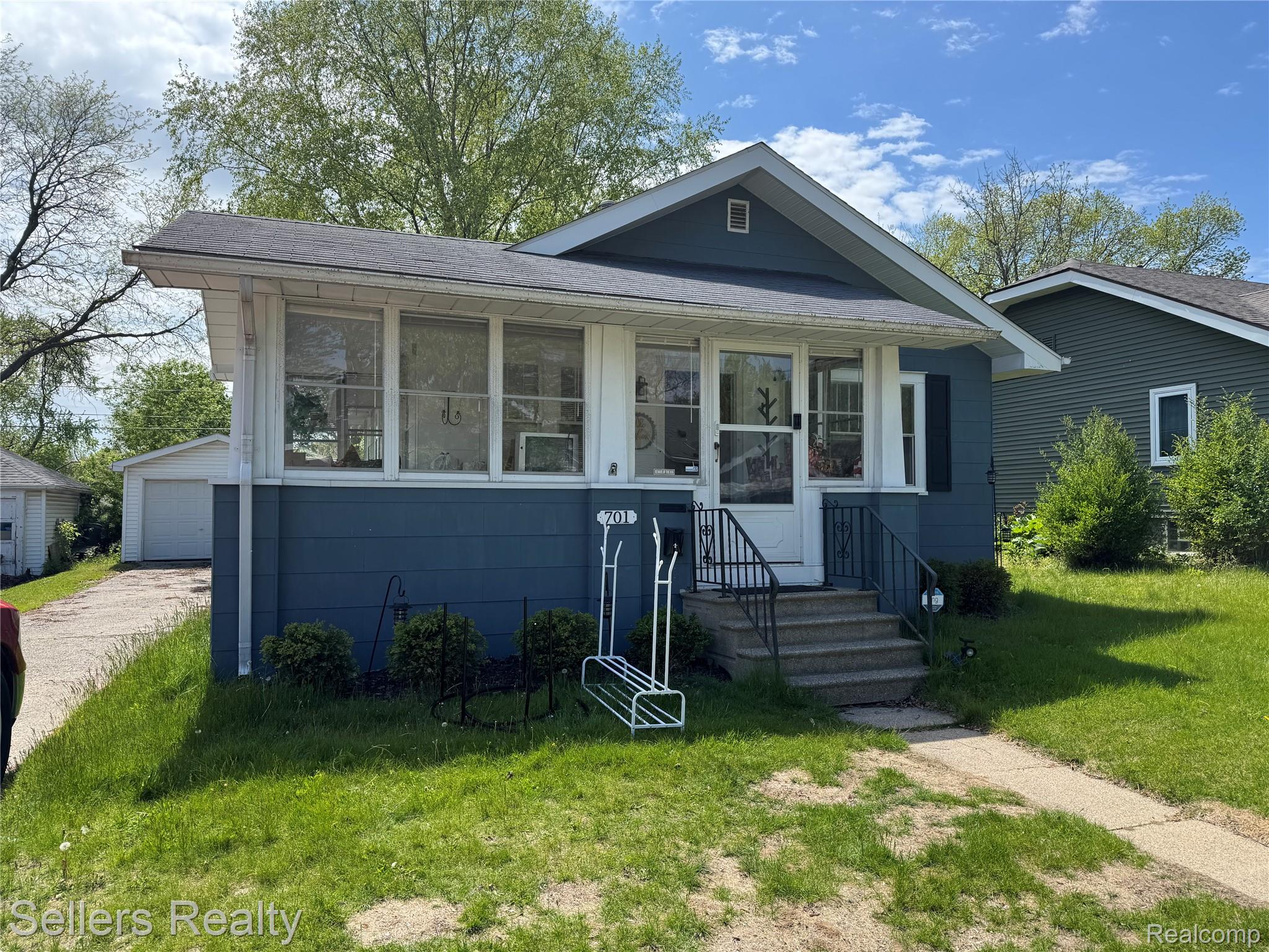 701, Saint Clair, Flint, Michigan, 48504