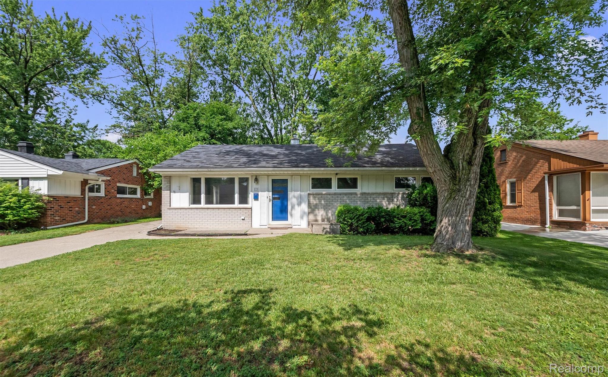519, Essex, Clawson, Michigan, 48017