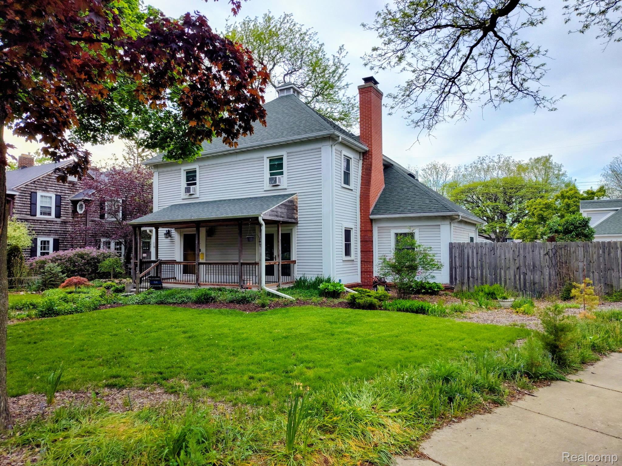 1404, Harvard, East Lansing, Michigan, 48823