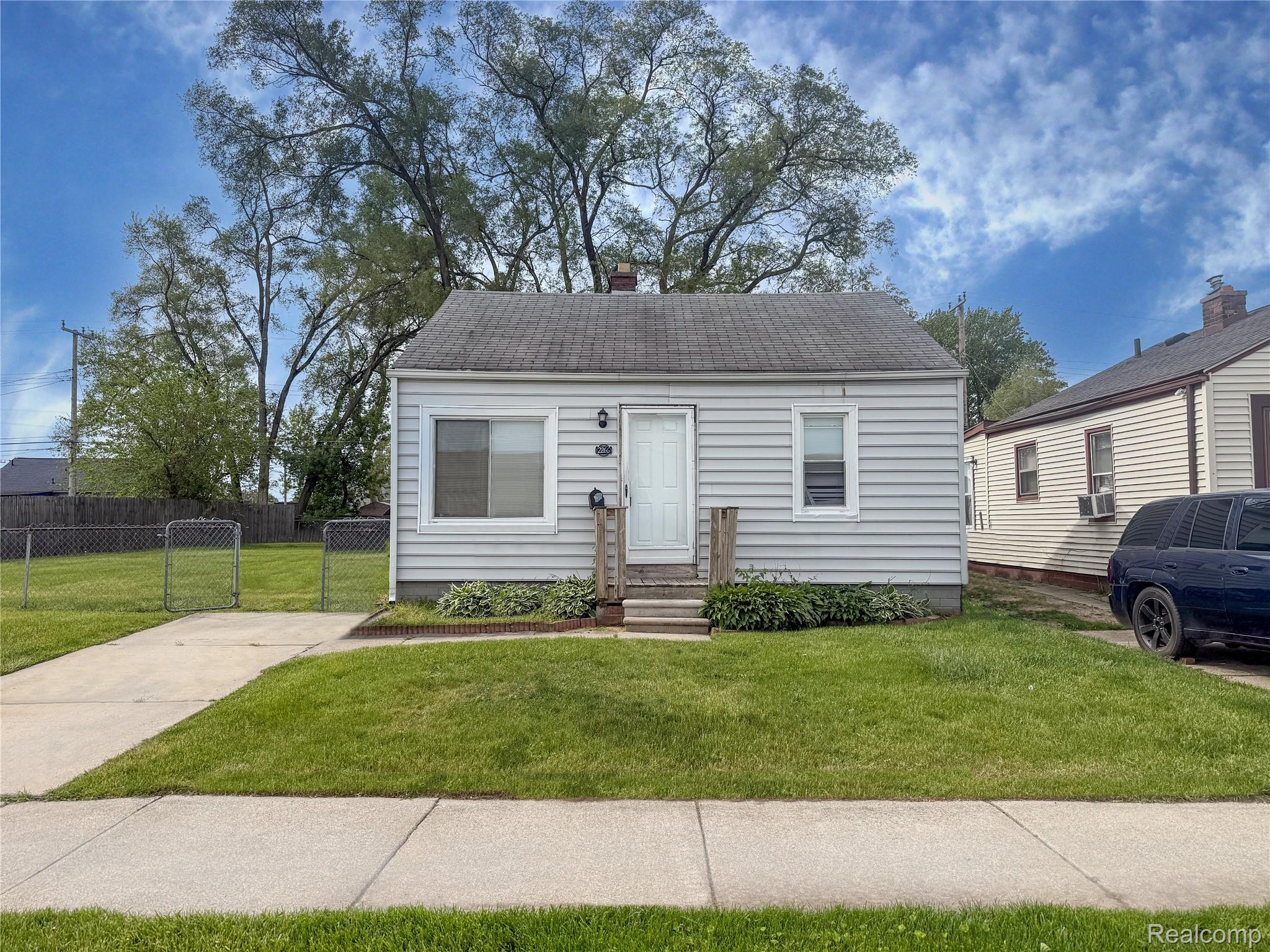 2266, John B, Warren, Michigan, 48091