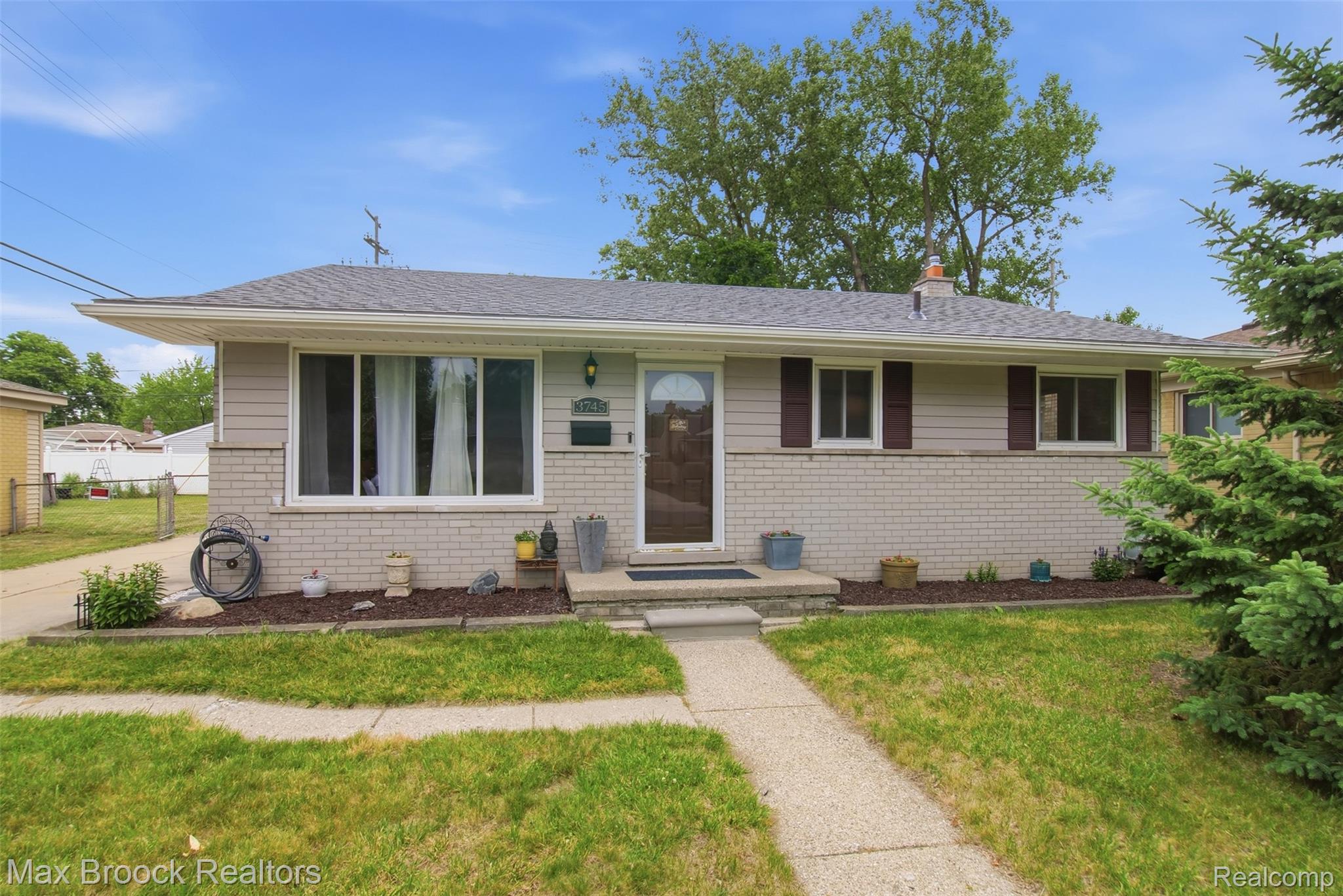 3745, Hayes, Wayne, Michigan, 48184
