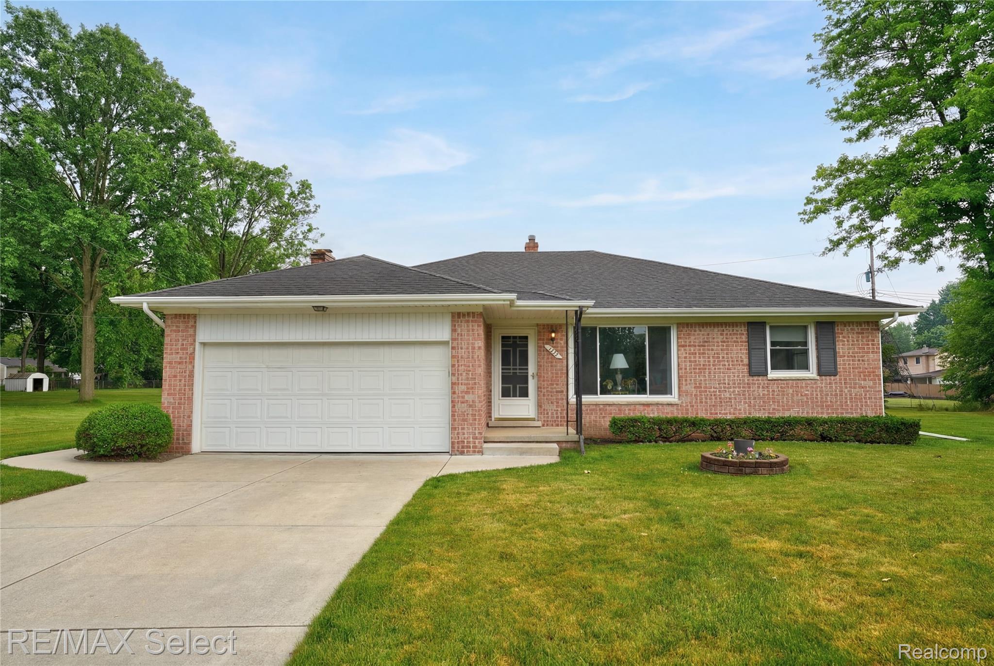 1333, Hidden Oaks, Flint, Michigan, 48507