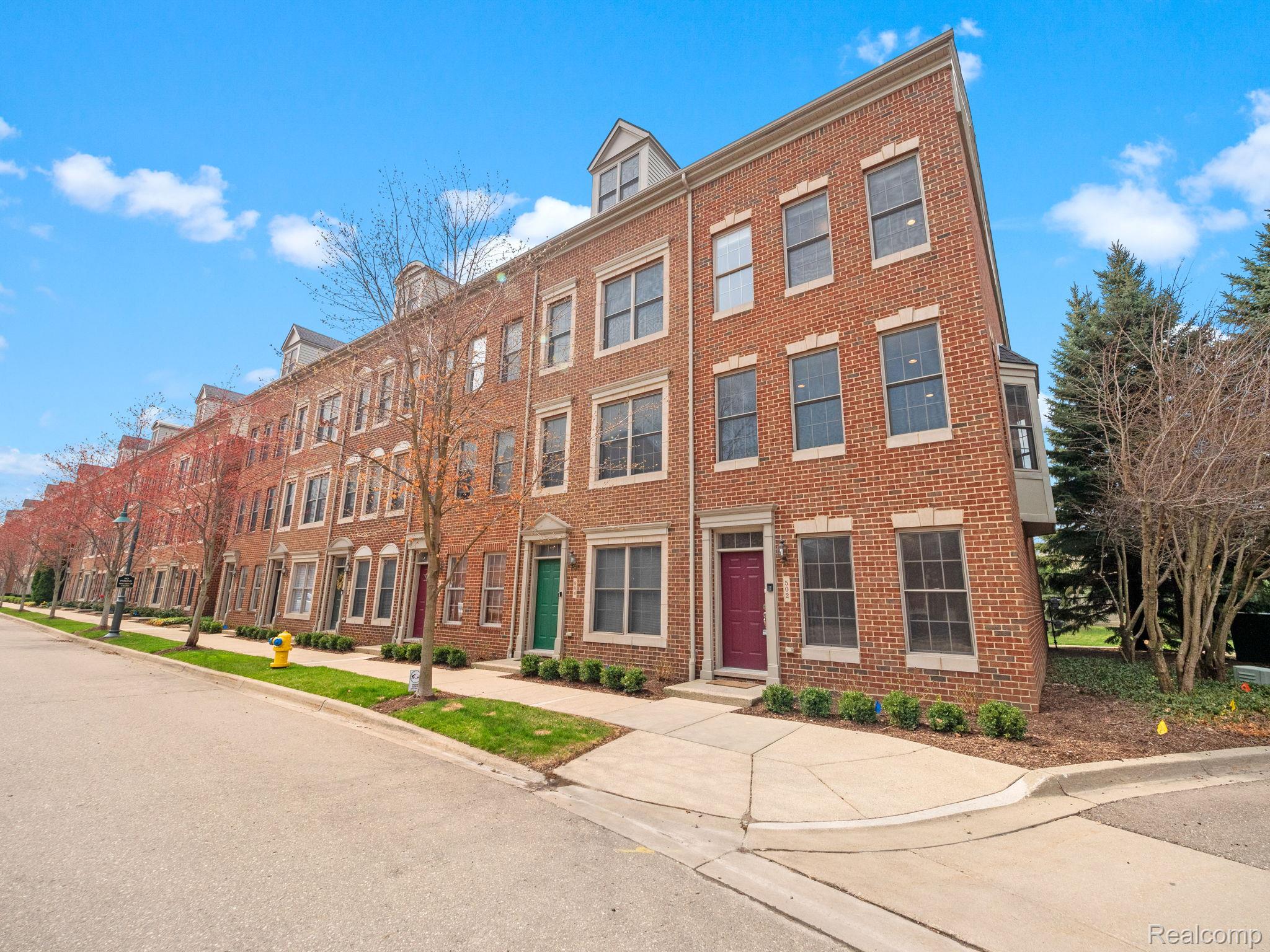502, GRATEN, Birmingham, Michigan, 48009