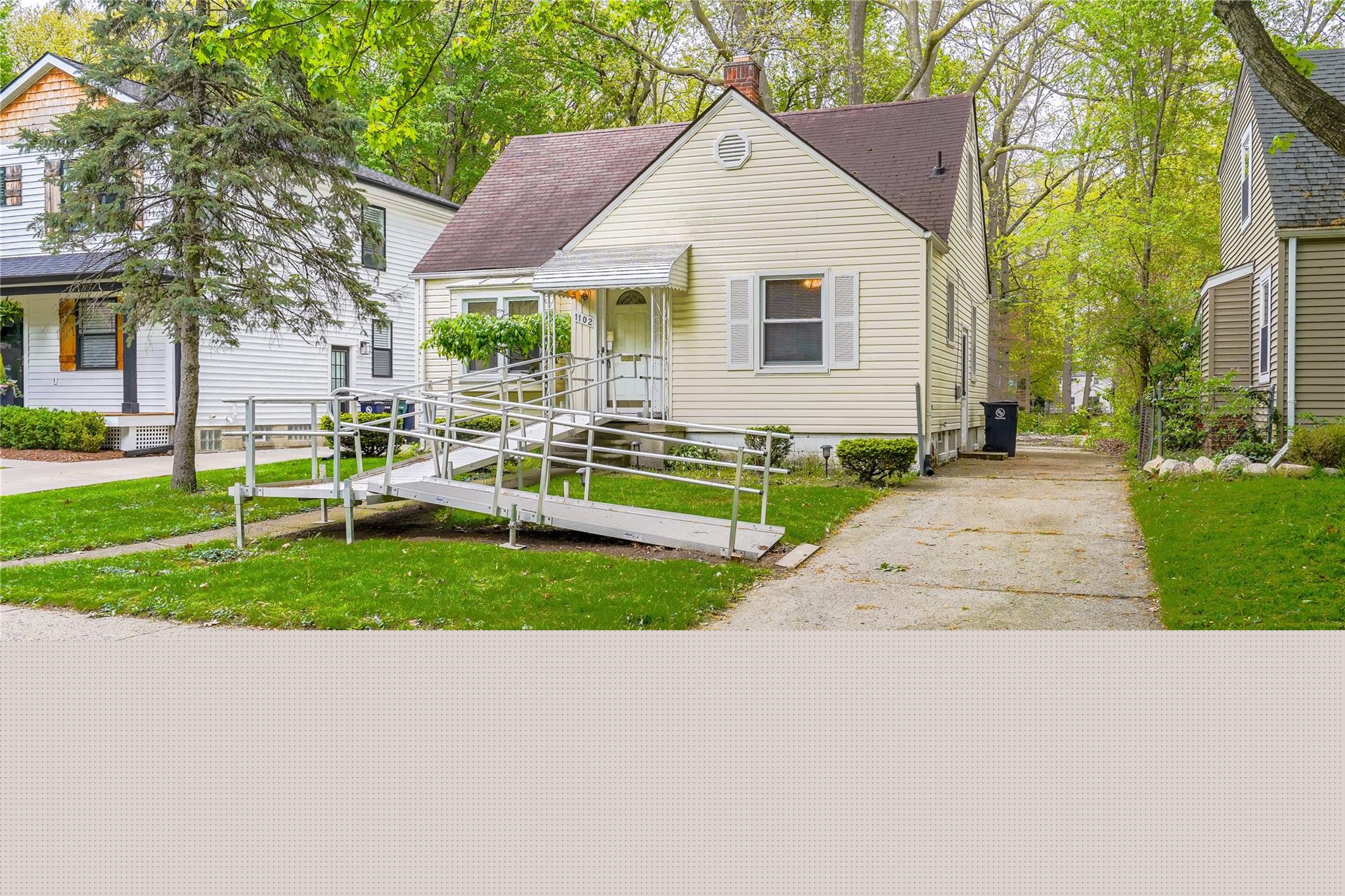 1102, Vermont, Royal Oak, Michigan, 48067
