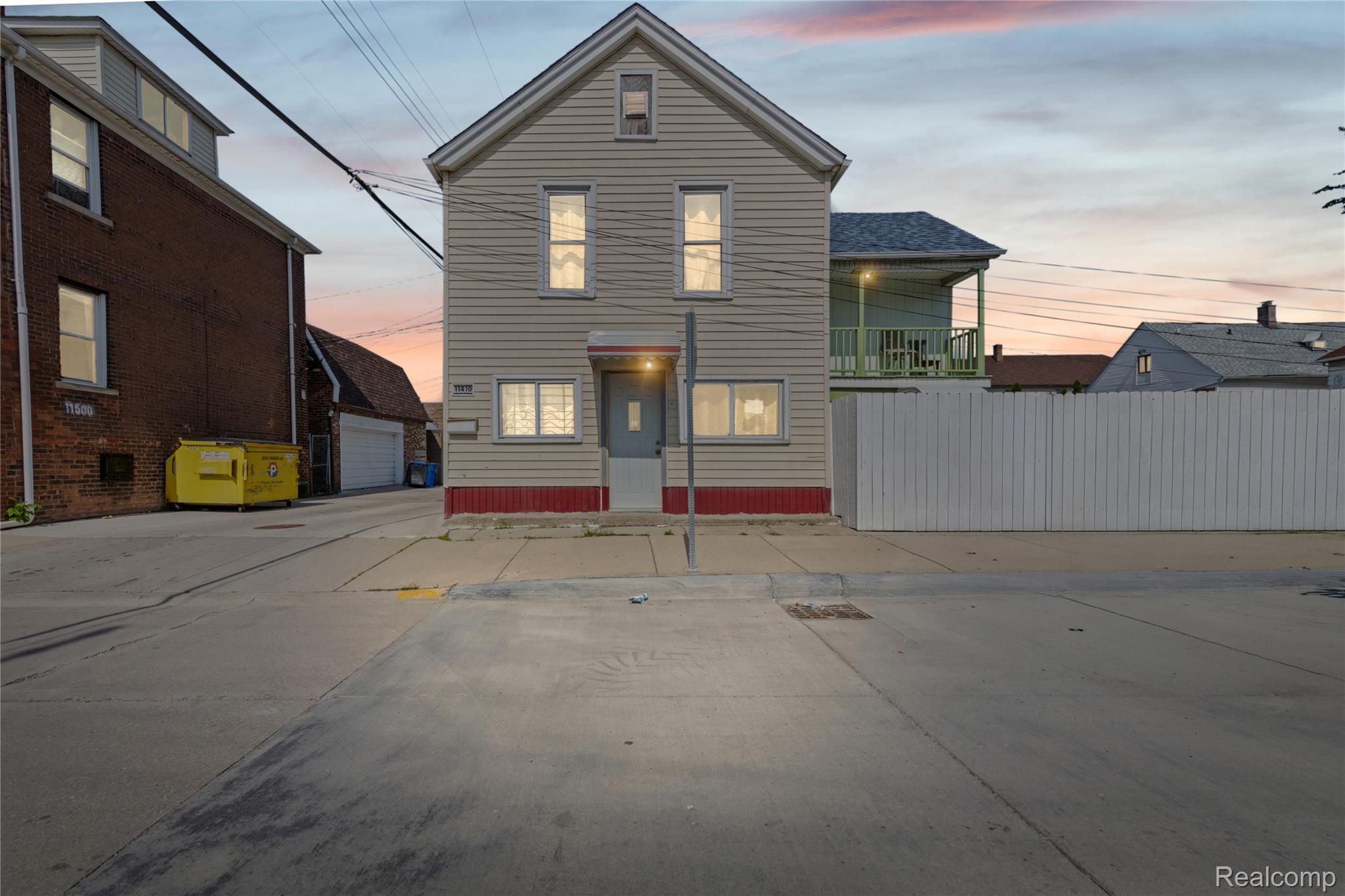 11410, Mackay, Hamtramck, Michigan, 48212