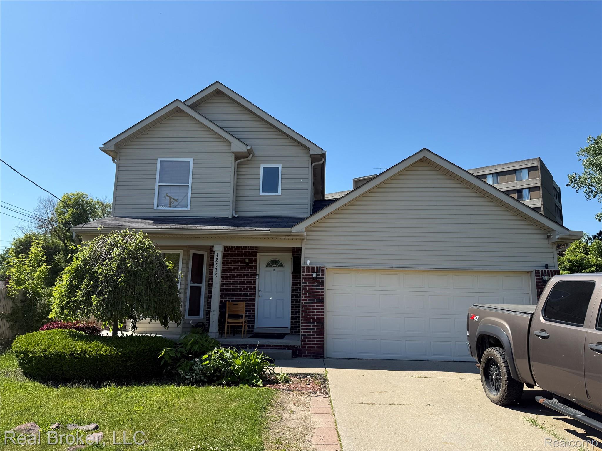 42575, Walnut, Clinton Township, Michigan, 48036