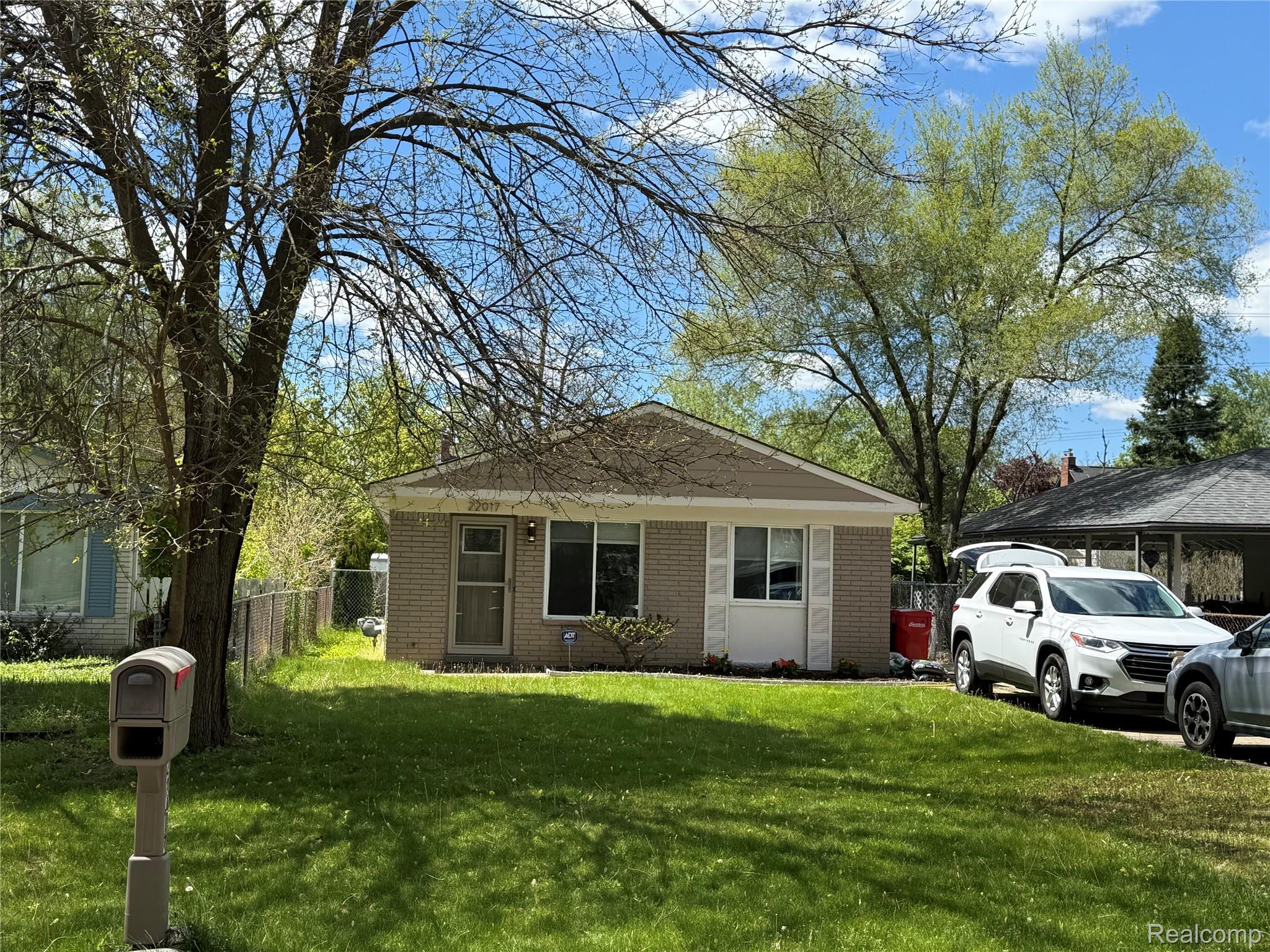 22017, Seminole, Southfield, Michigan, 48033