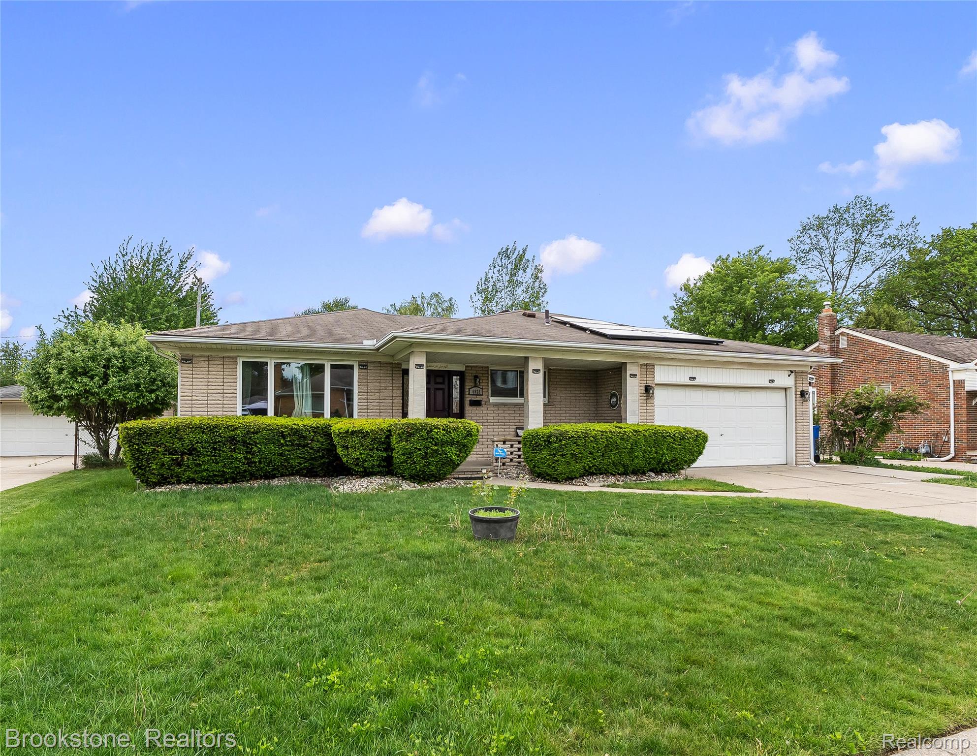 6921, Robindale, Dearborn Heights, Michigan, 48127