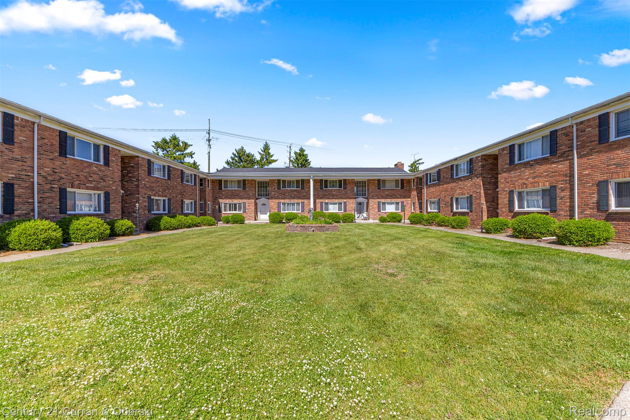 31831, Grand River, #33, Farmington, Michigan, 48336