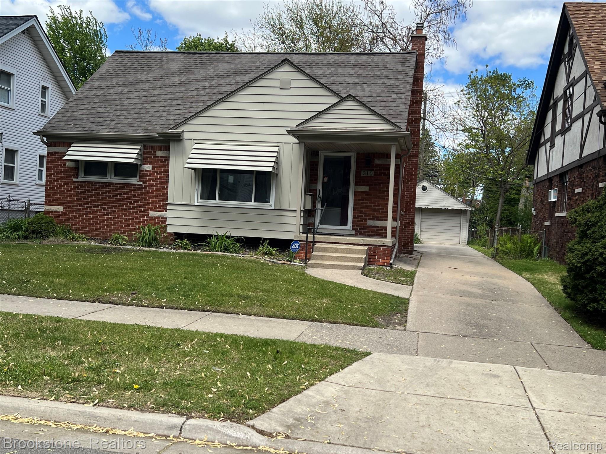 310, Albany, Ferndale, Michigan, 48220