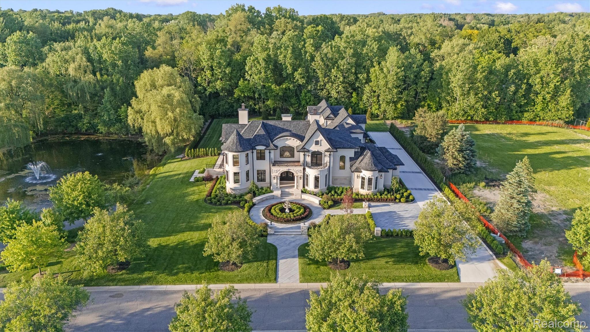575, Chase, Bloomfield Hills, Michigan, 48304