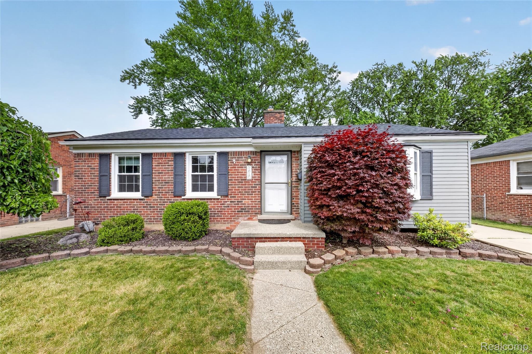 9818, Roseland, Livonia, Michigan, 48150