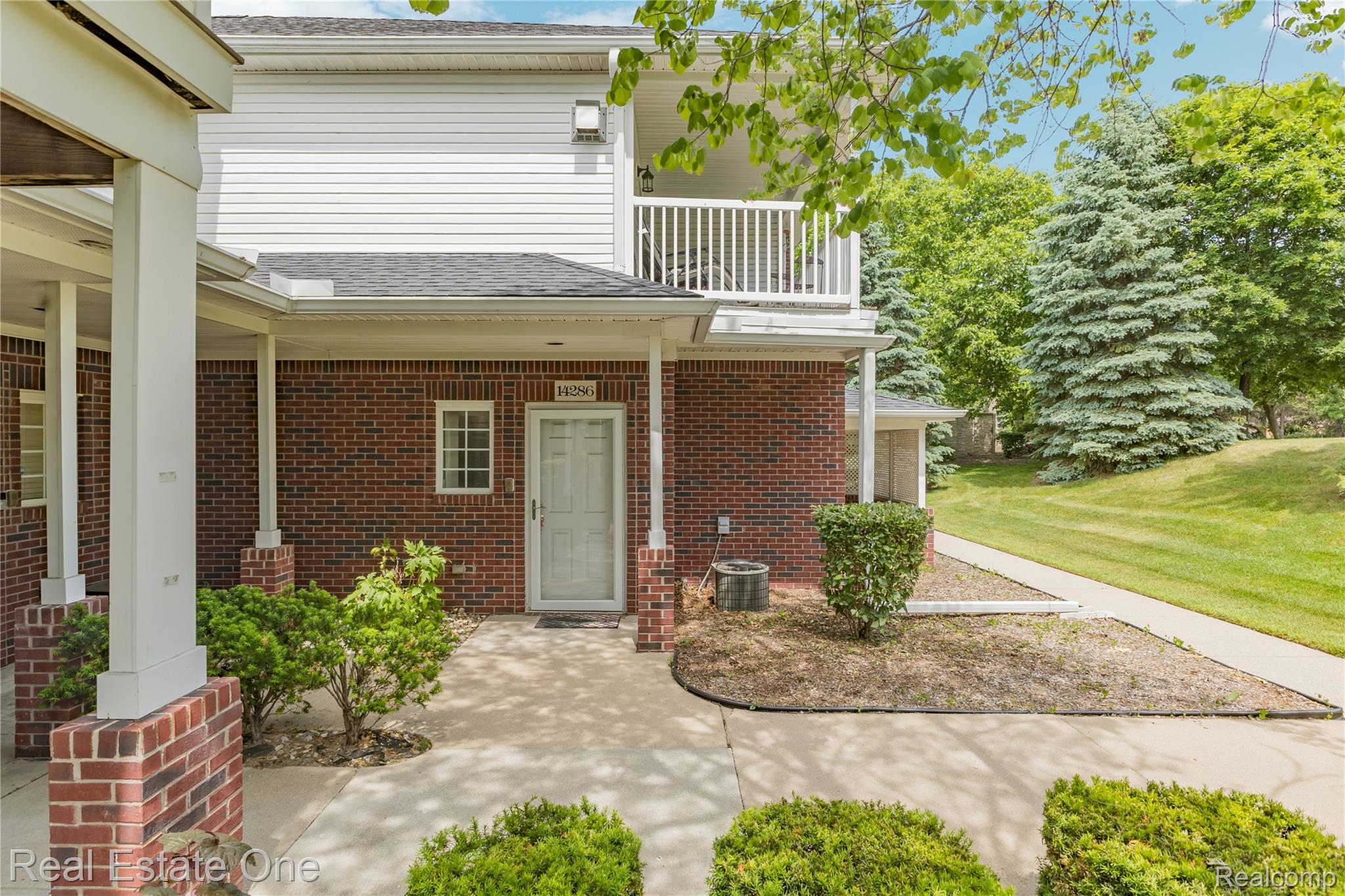 14286, Moravian Manor, Sterling Heights, Michigan, 48312