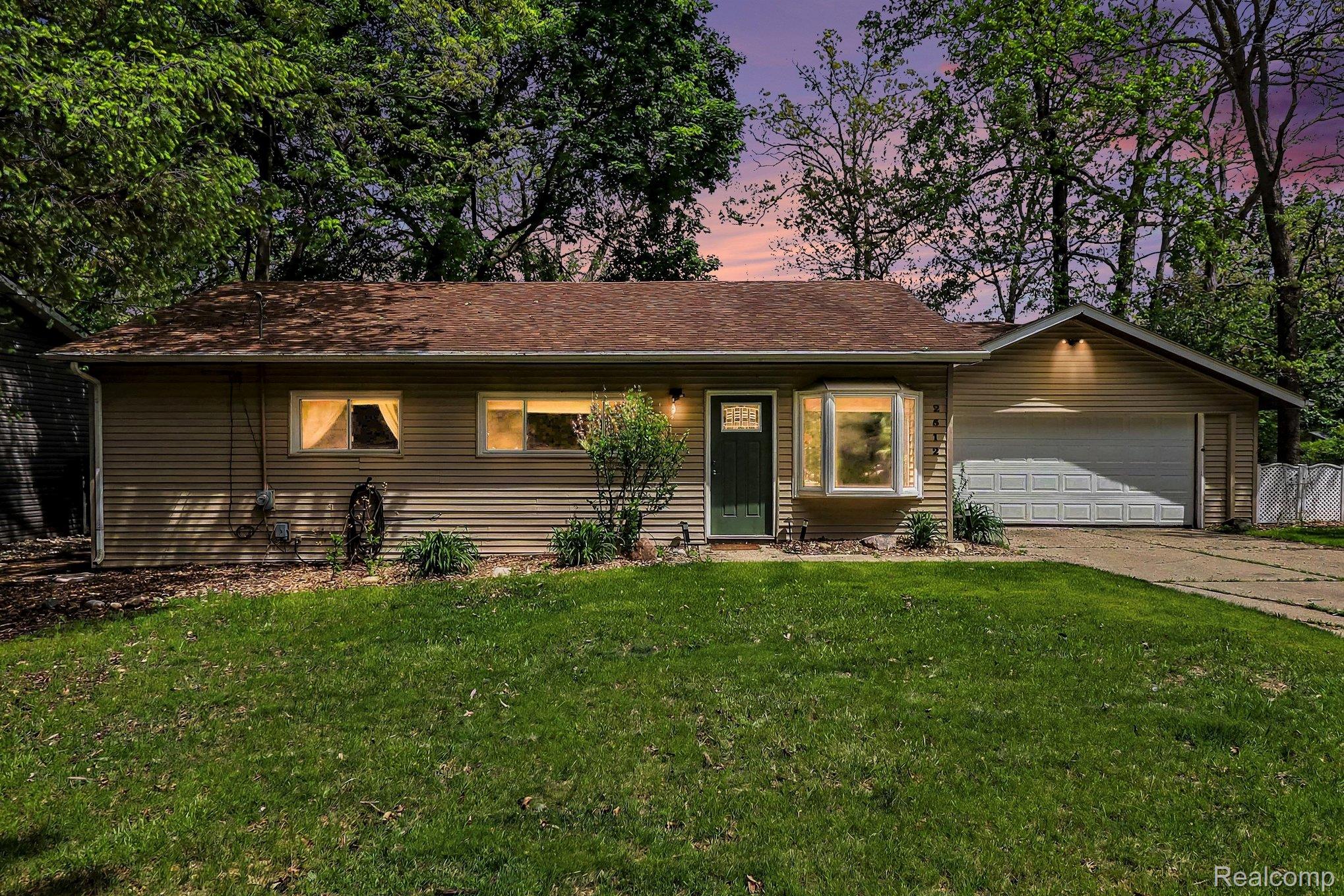 2512, Grandview, Waterford, Michigan, 48329