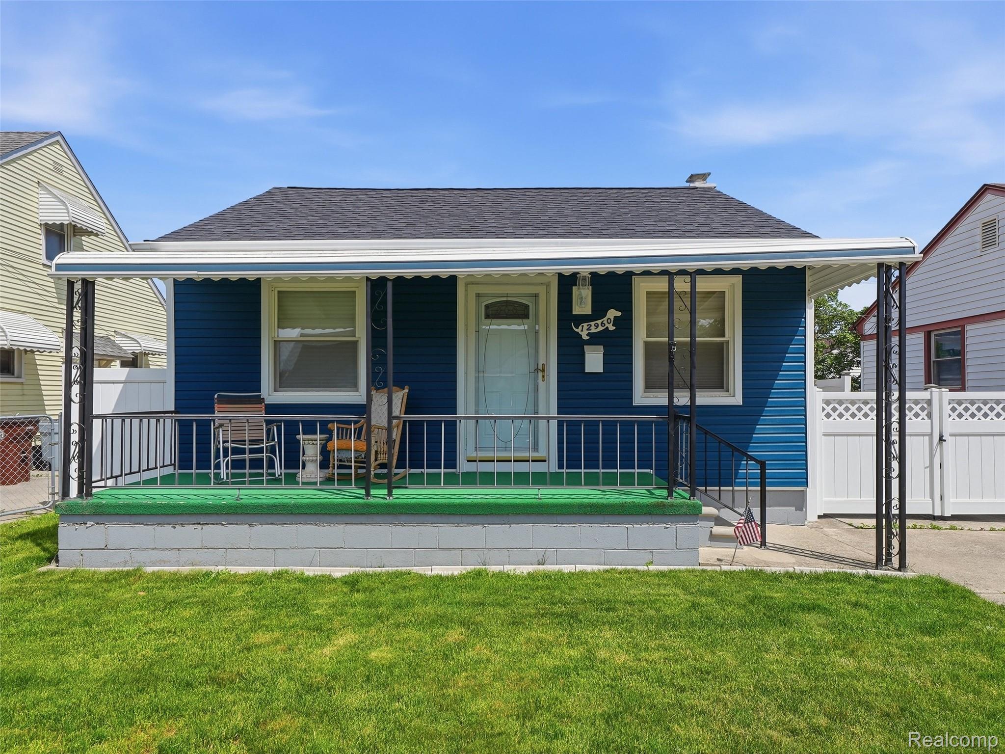 12960, Castle, Southgate, Michigan, 48195