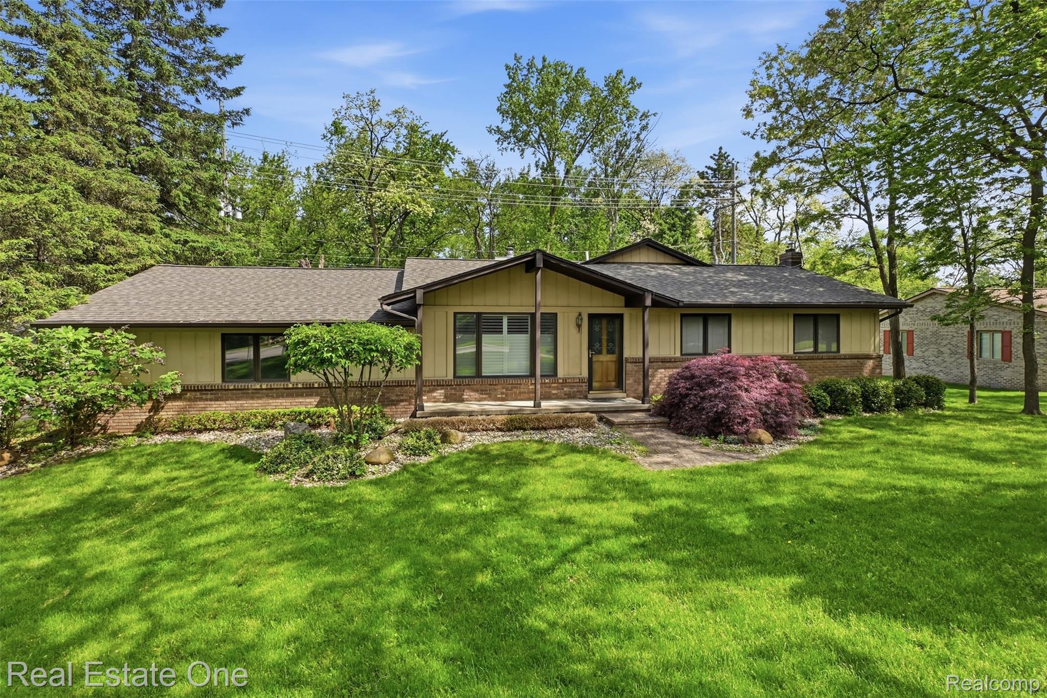 6920, Pontiac, West Bloomfield, Michigan, 48323