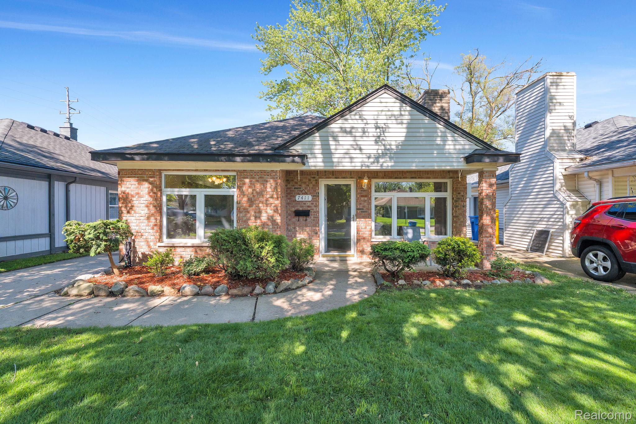 7411, Vernon, Dearborn Heights, Michigan, 48127