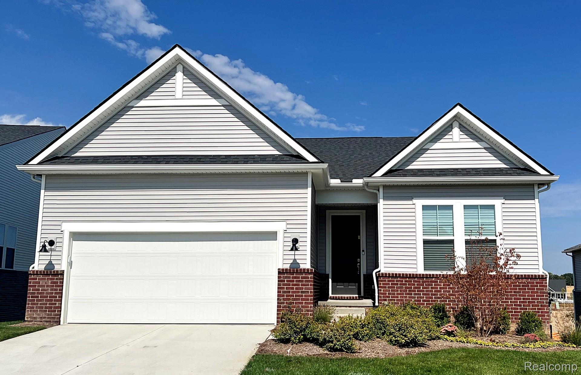 4137, Dogwood, Milford, Michigan, 48381