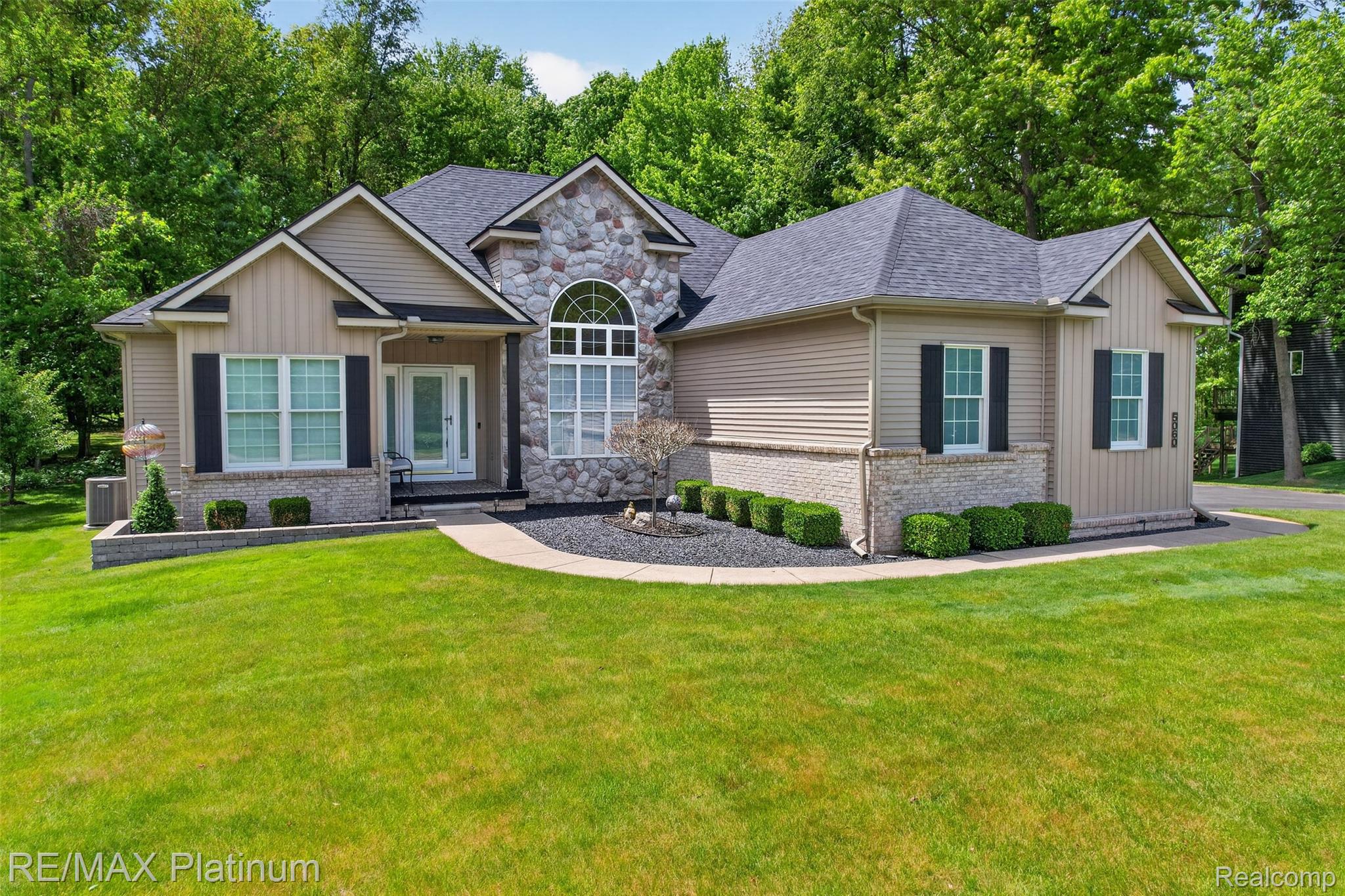 5060, Yax Pointe, Howell, Michigan, 48843