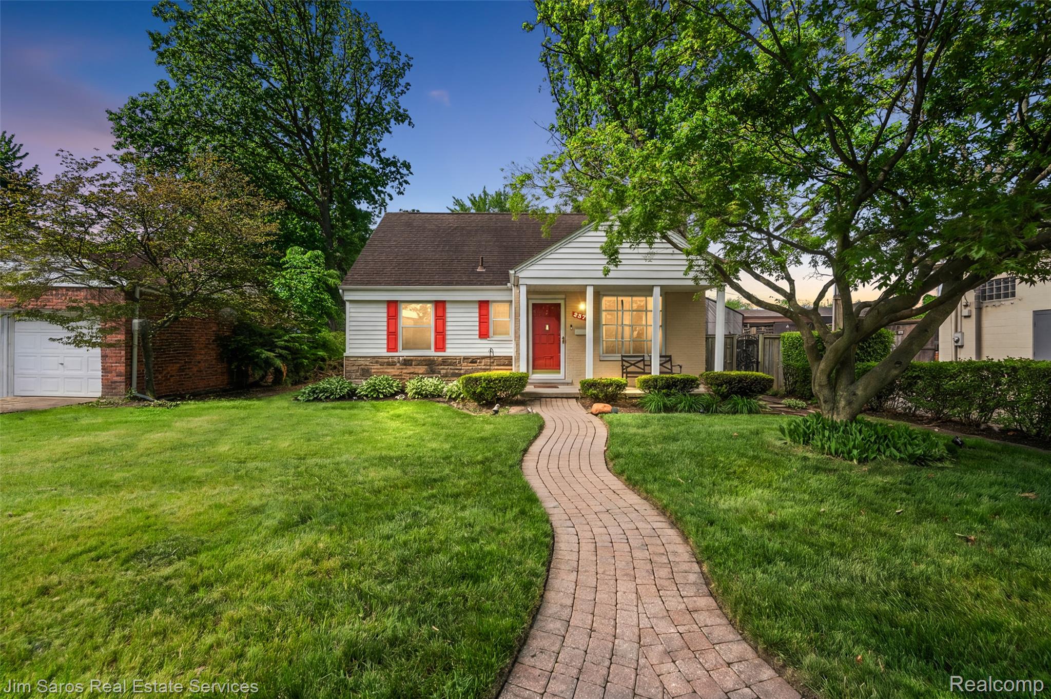 2371, Allard, Grosse Pointe Woods, Michigan, 48236