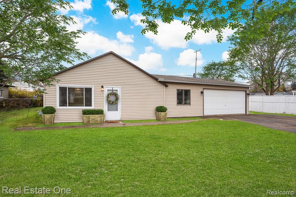 2762, EMMONS, Rochester Hills, Michigan, 48307