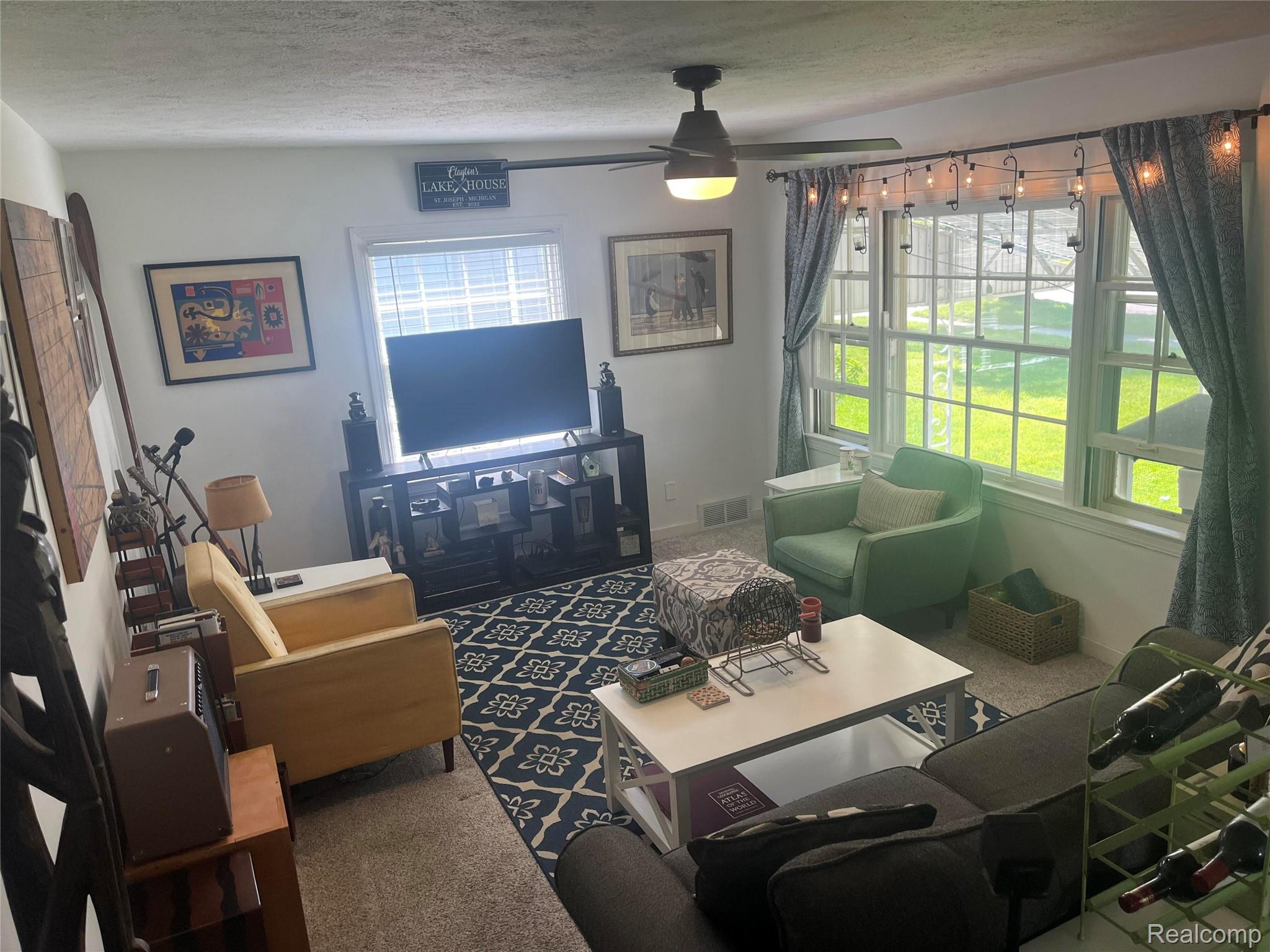 907, Napier, St. Joseph, Michigan, 49085