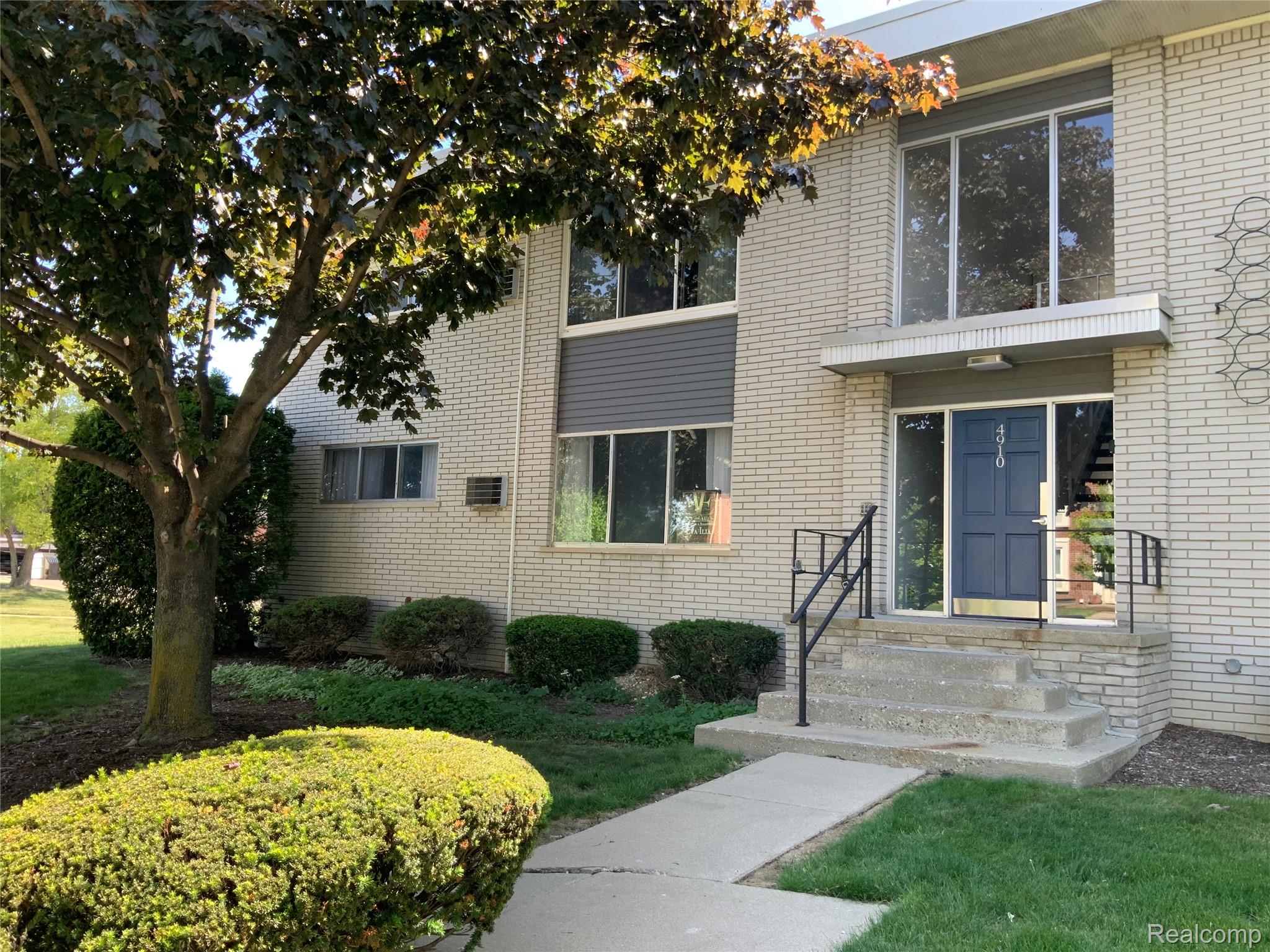 4910, Briarwood, #A, Royal Oak, Michigan, 48073