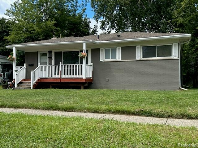 743, Summit, Milford, Michigan, 48381
